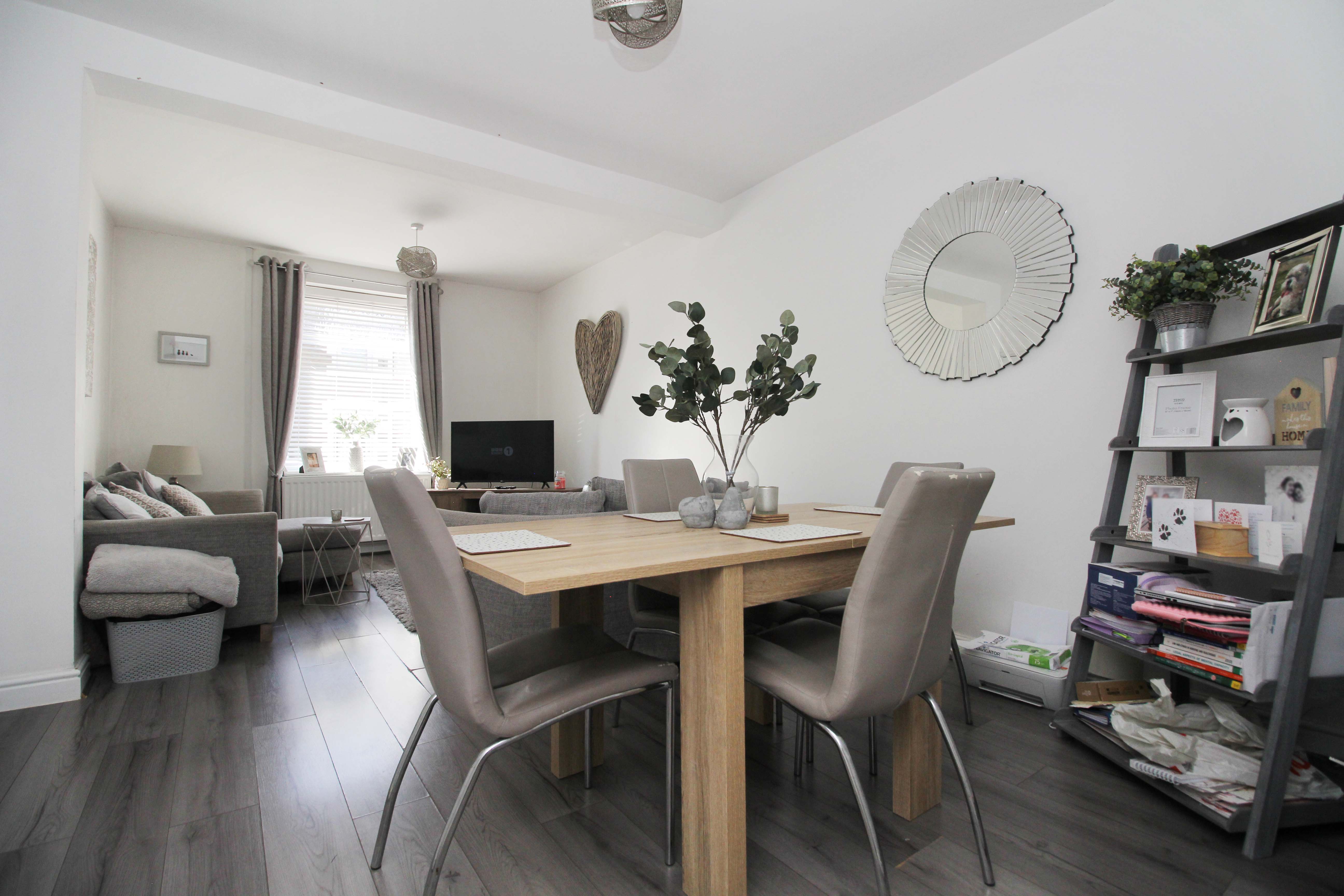 Bank Street, Penygraig CF40 1PJ  Interior