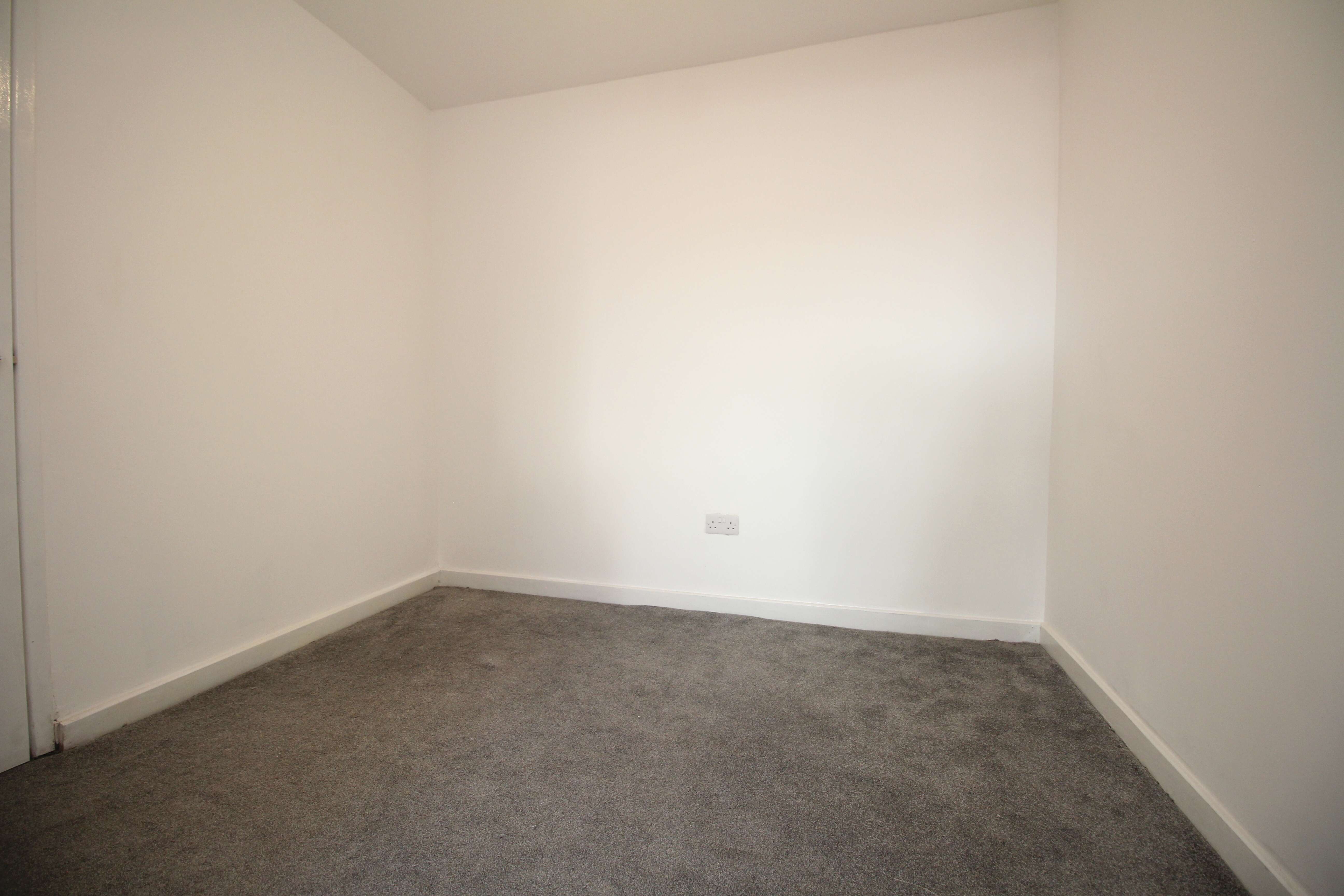 Dyffryn Terrace, Church Village CF38 1RE  Interior