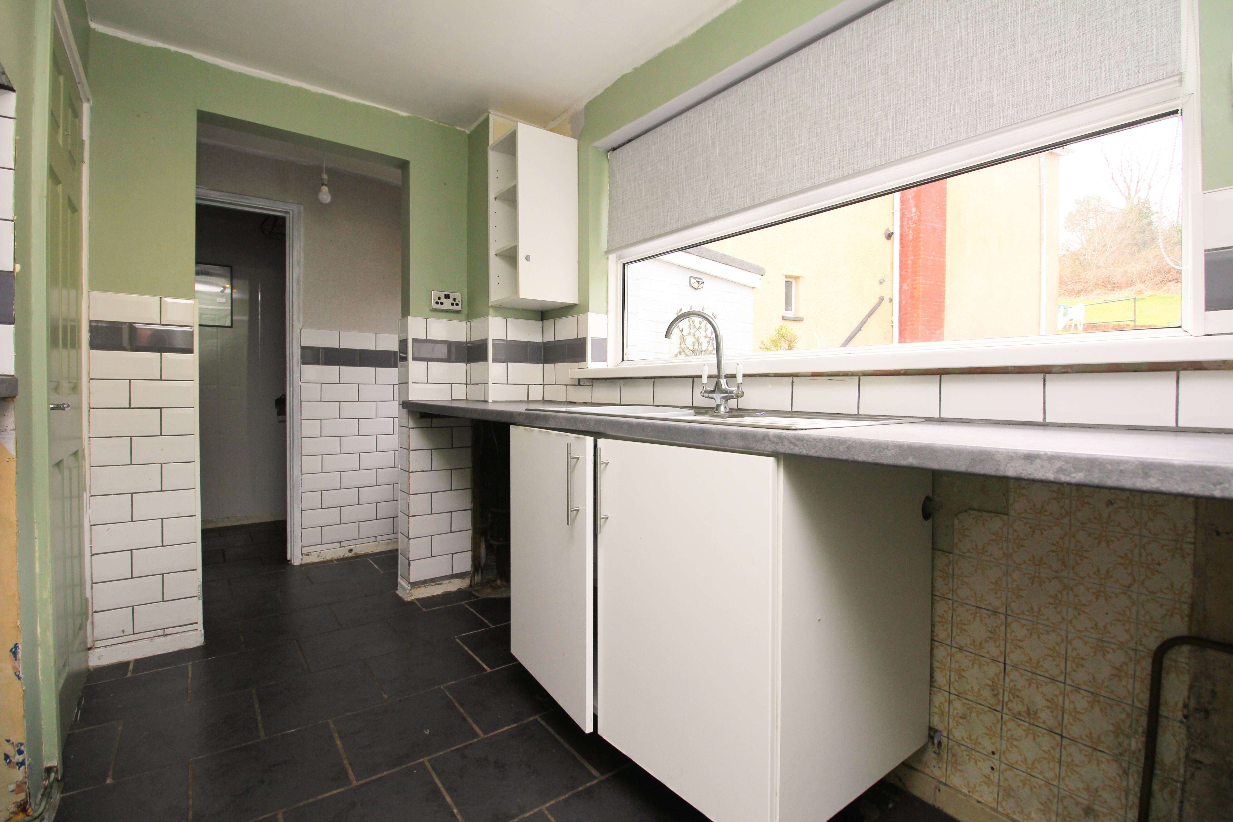 Dan y Cribyn, Ynysybwl CF37 3EU  Interior