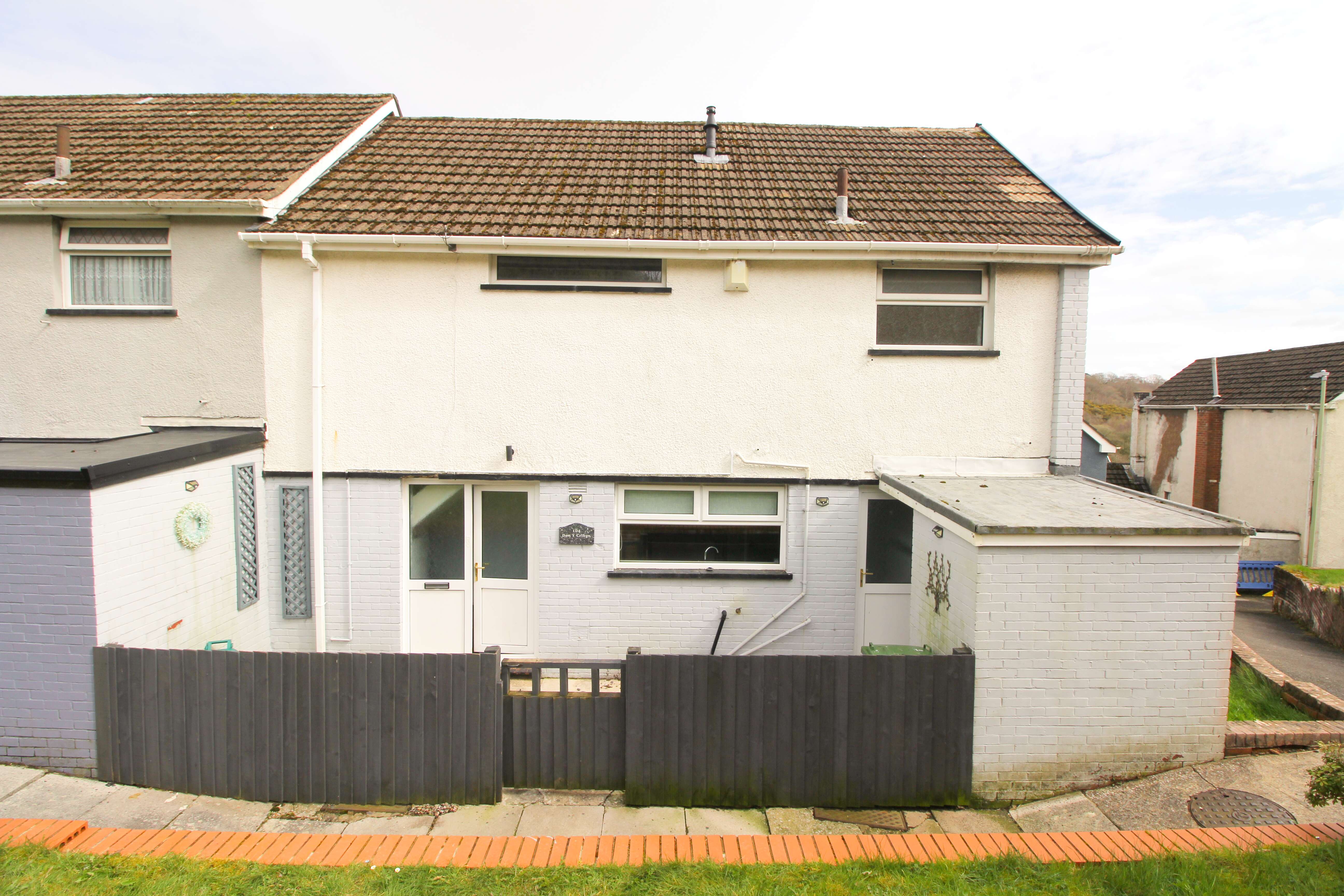 Dan y Cribyn, Ynysybwl CF37 3EU  Interior