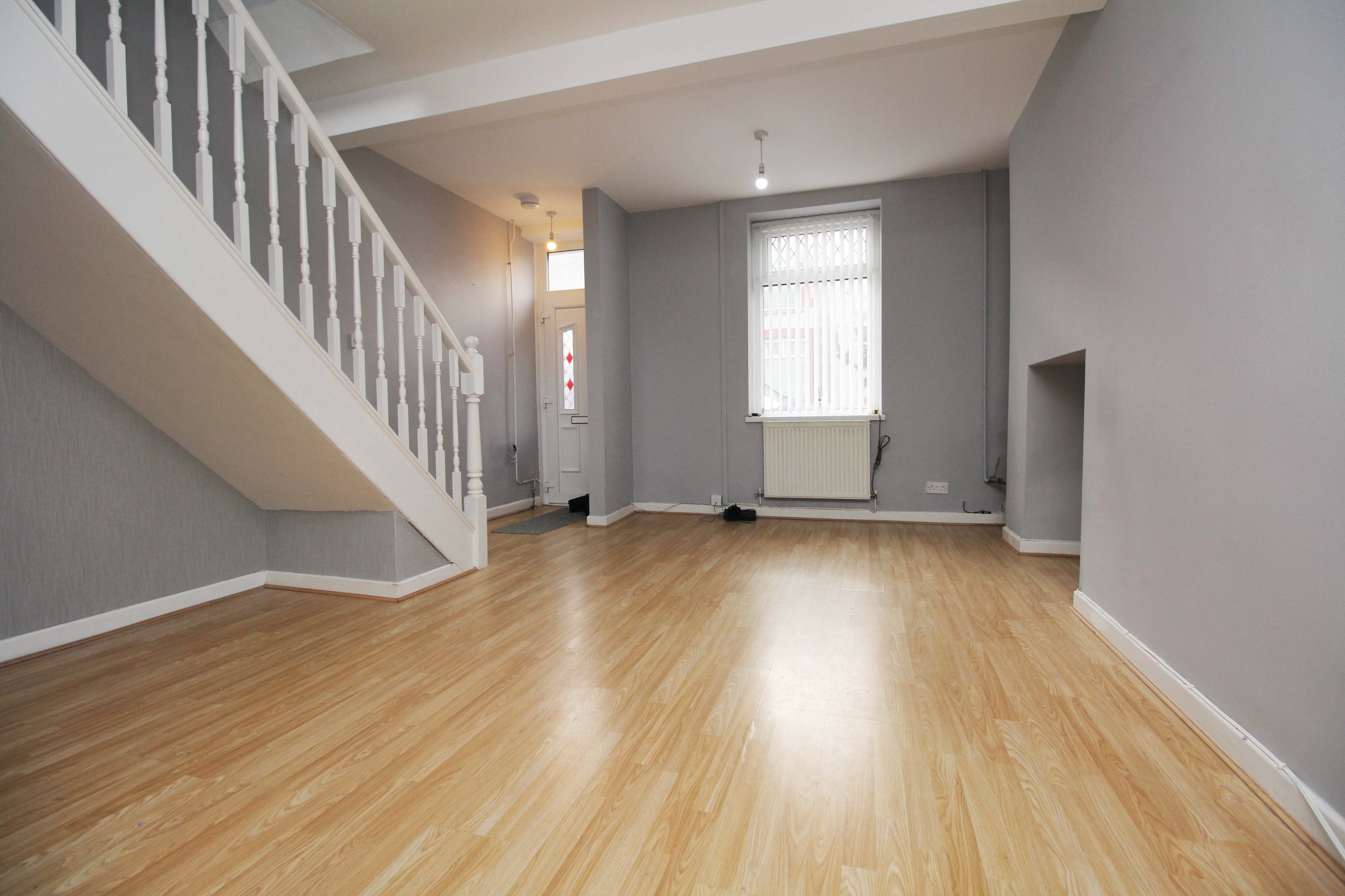 Thurston Road, Trallwn CF37 4RH  Interior