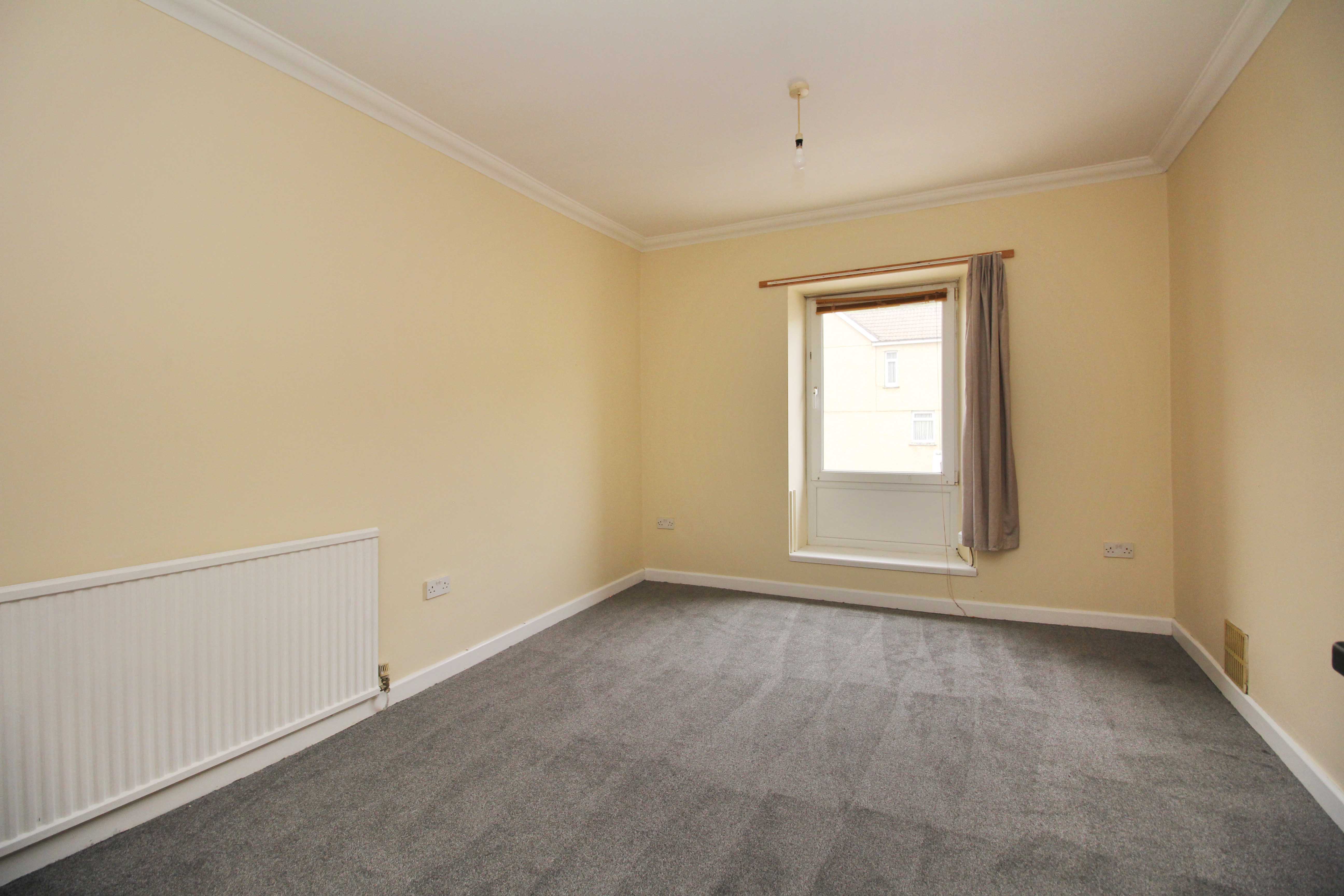 Commercial Street, Senghenydd CF83 4FZ  Interior