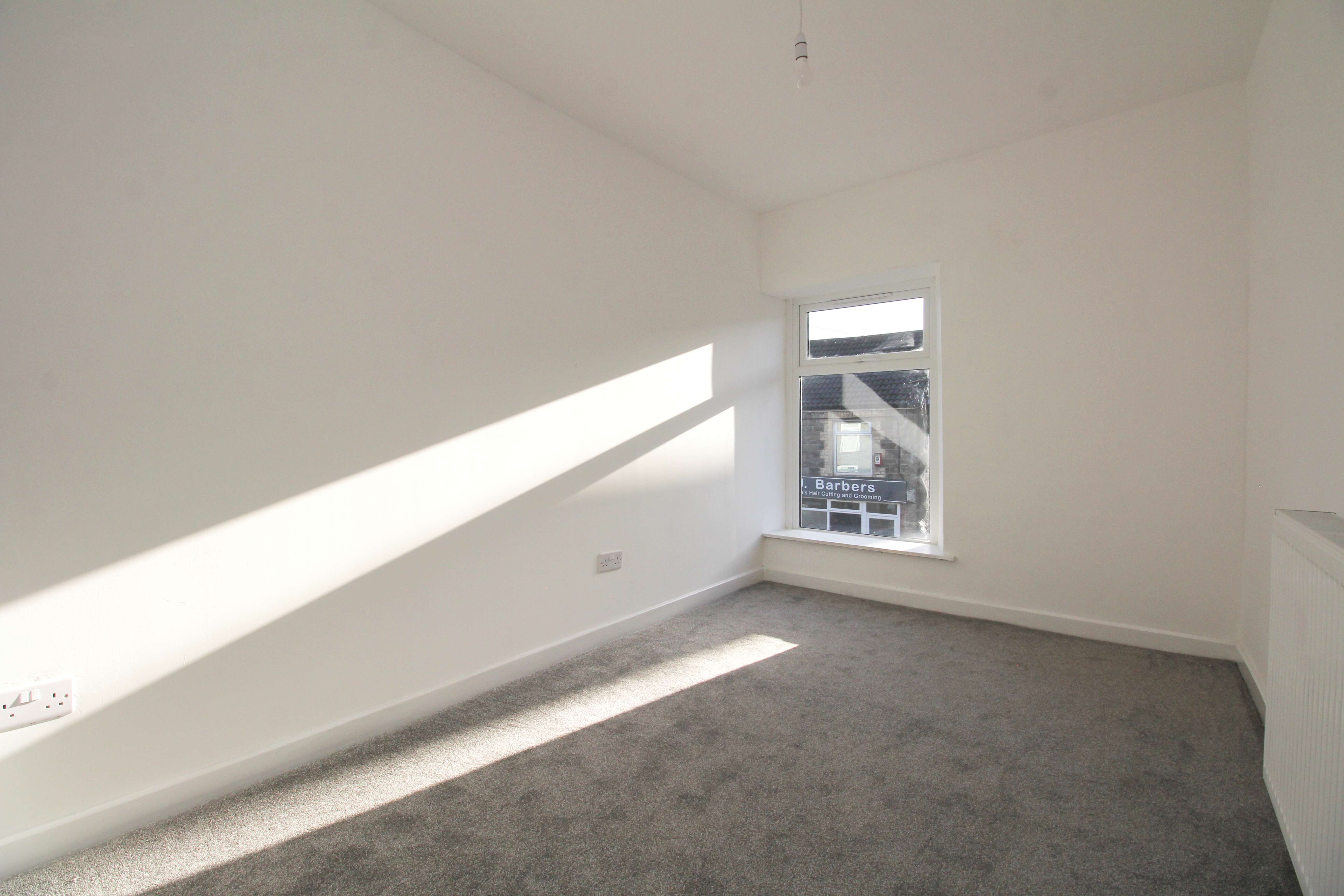 Dyffryn Terrace, Church Village CF38 1RE  Interior