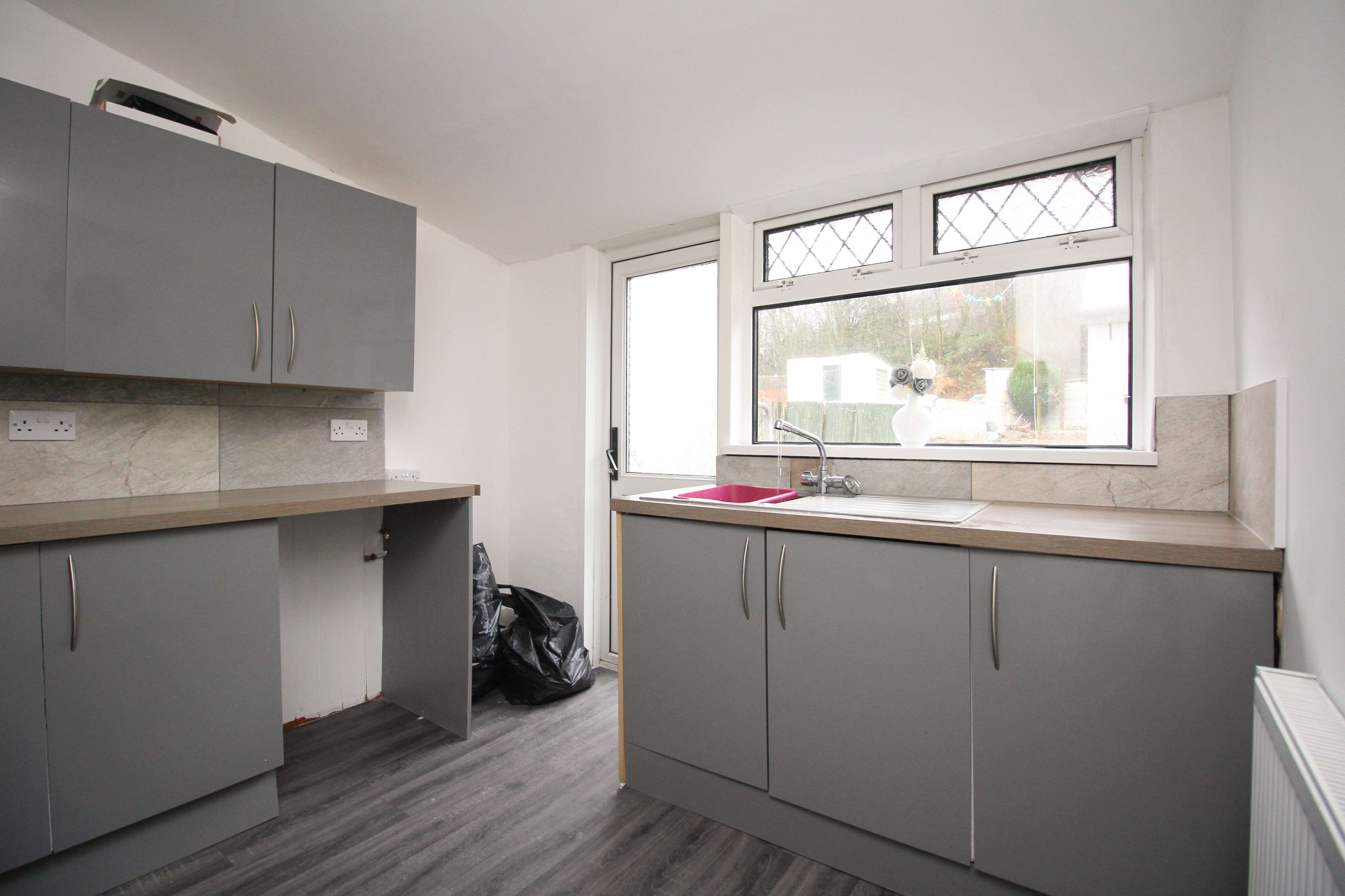 Brook St, Tonypandy, CF40 1RE  Interior