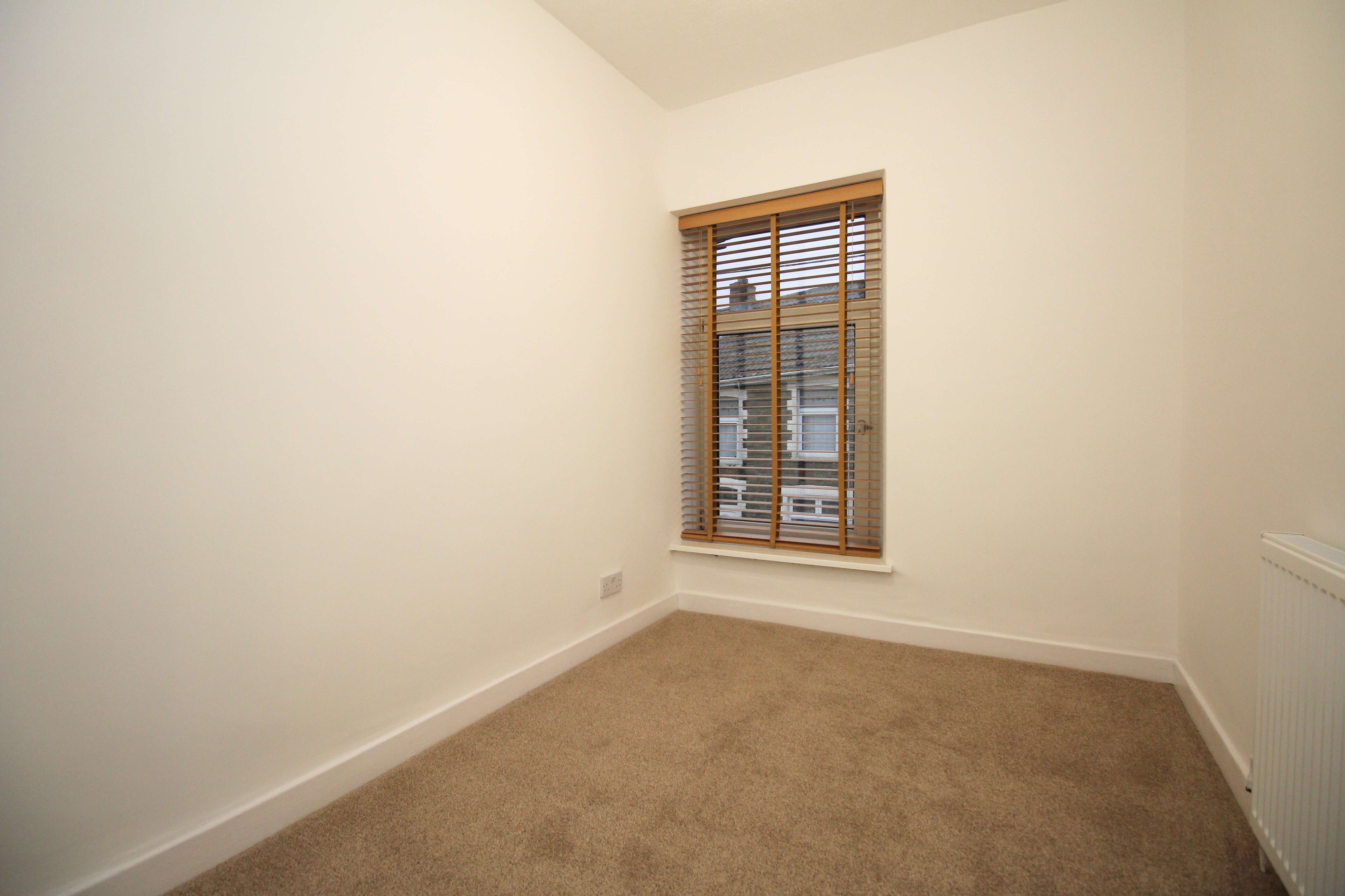 Abercerdin Road Gilfach Goch CF39 8RP  Interior