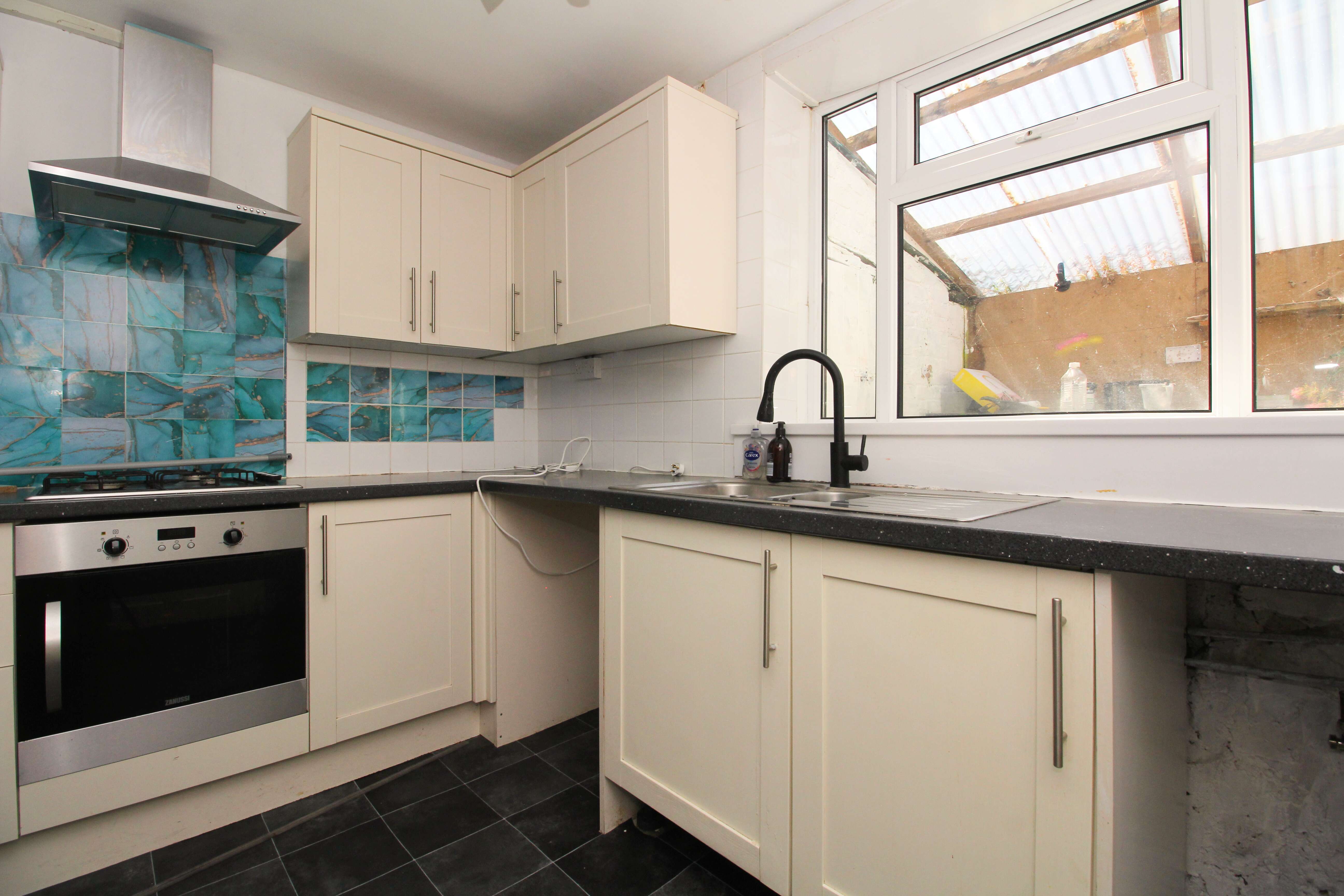 Pontypridd Street, Barry, CF63 2HH  Interior