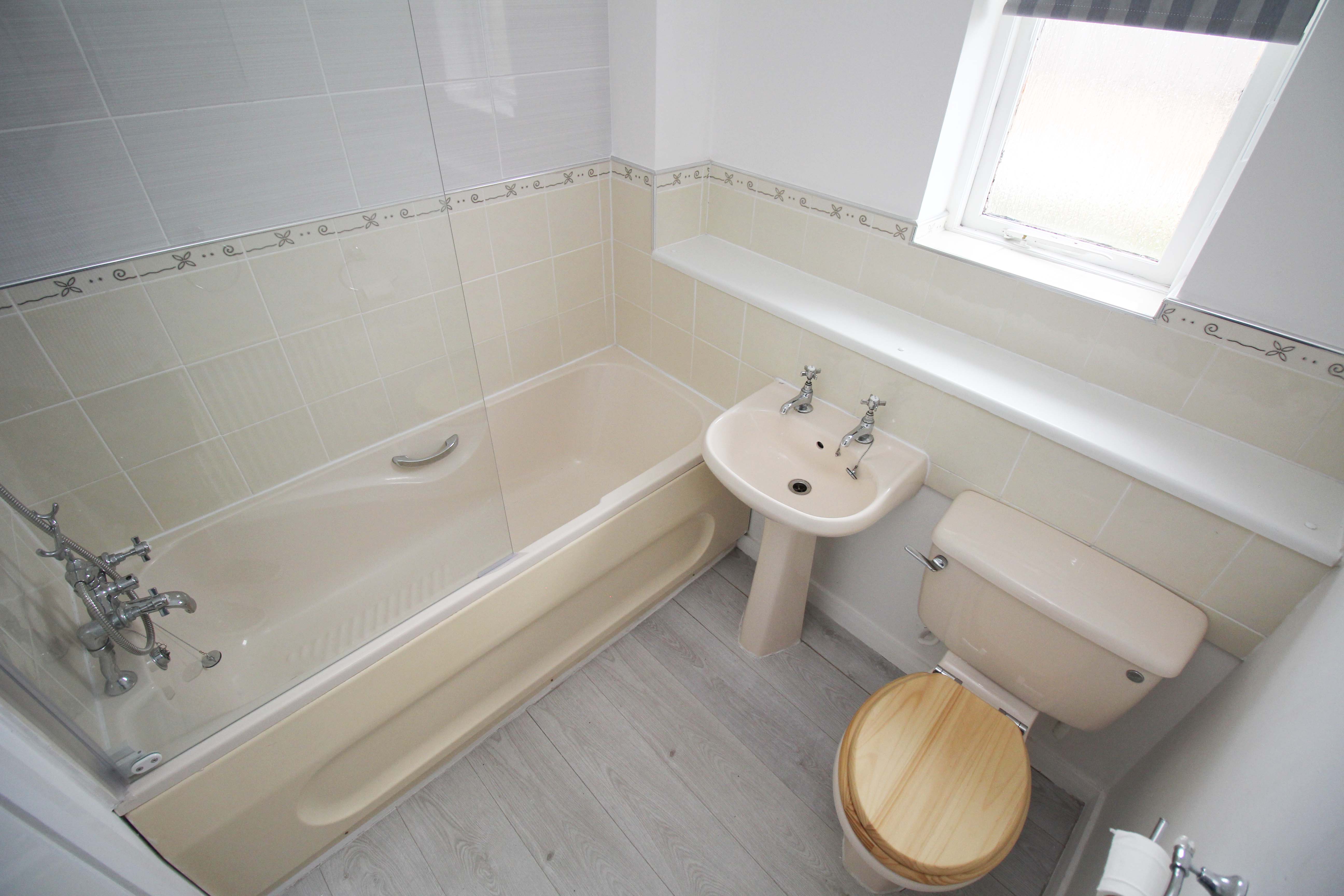 Clos Y Dolydd, Manor Chase, Beddau CF38 2TG  Interior