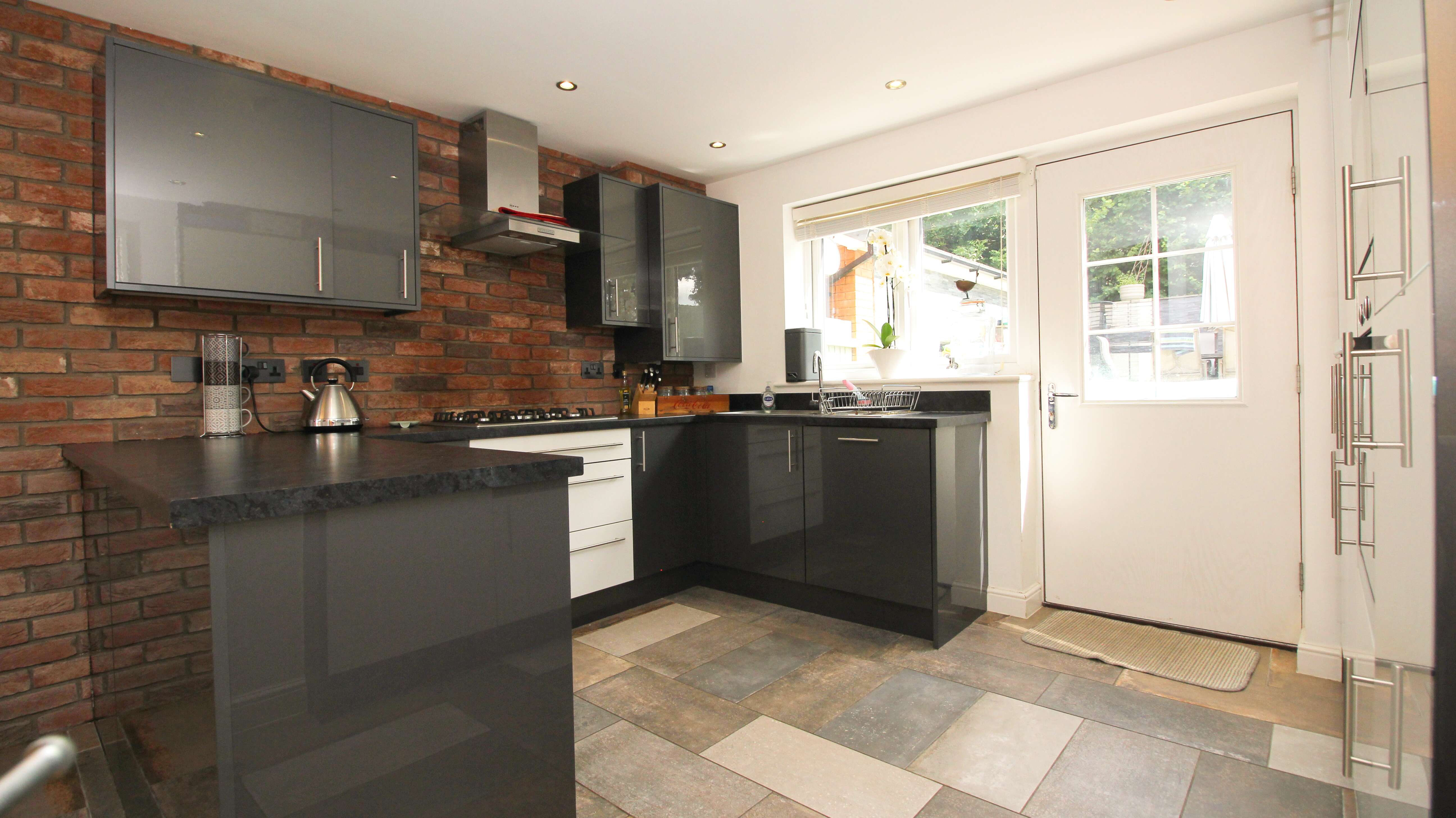 Highfields, Coedely Tonyrefail, Porth, CF39 8GA  Interior