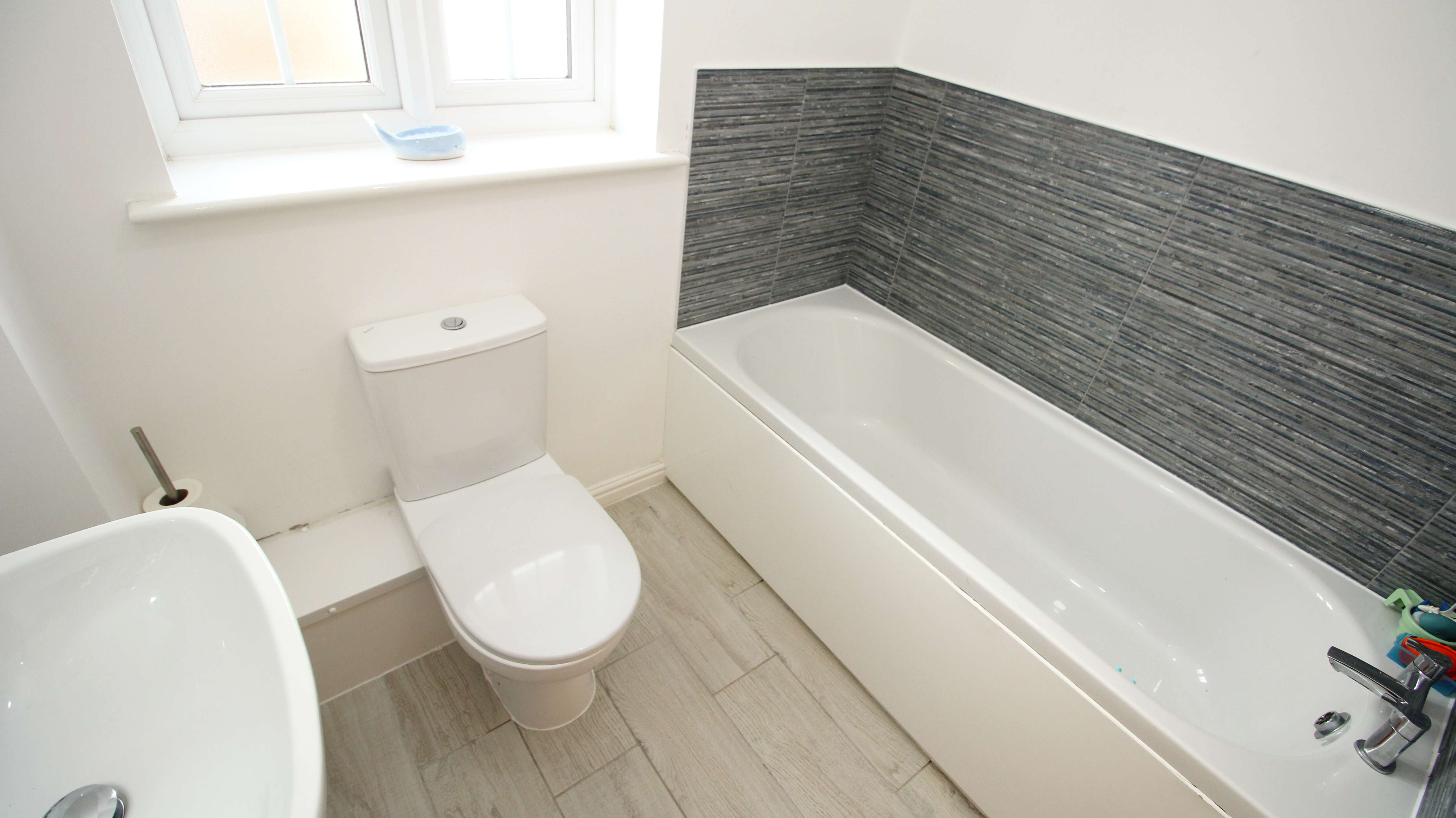 Highfields, Coedely Tonyrefail, Porth, CF39 8GA  Interior