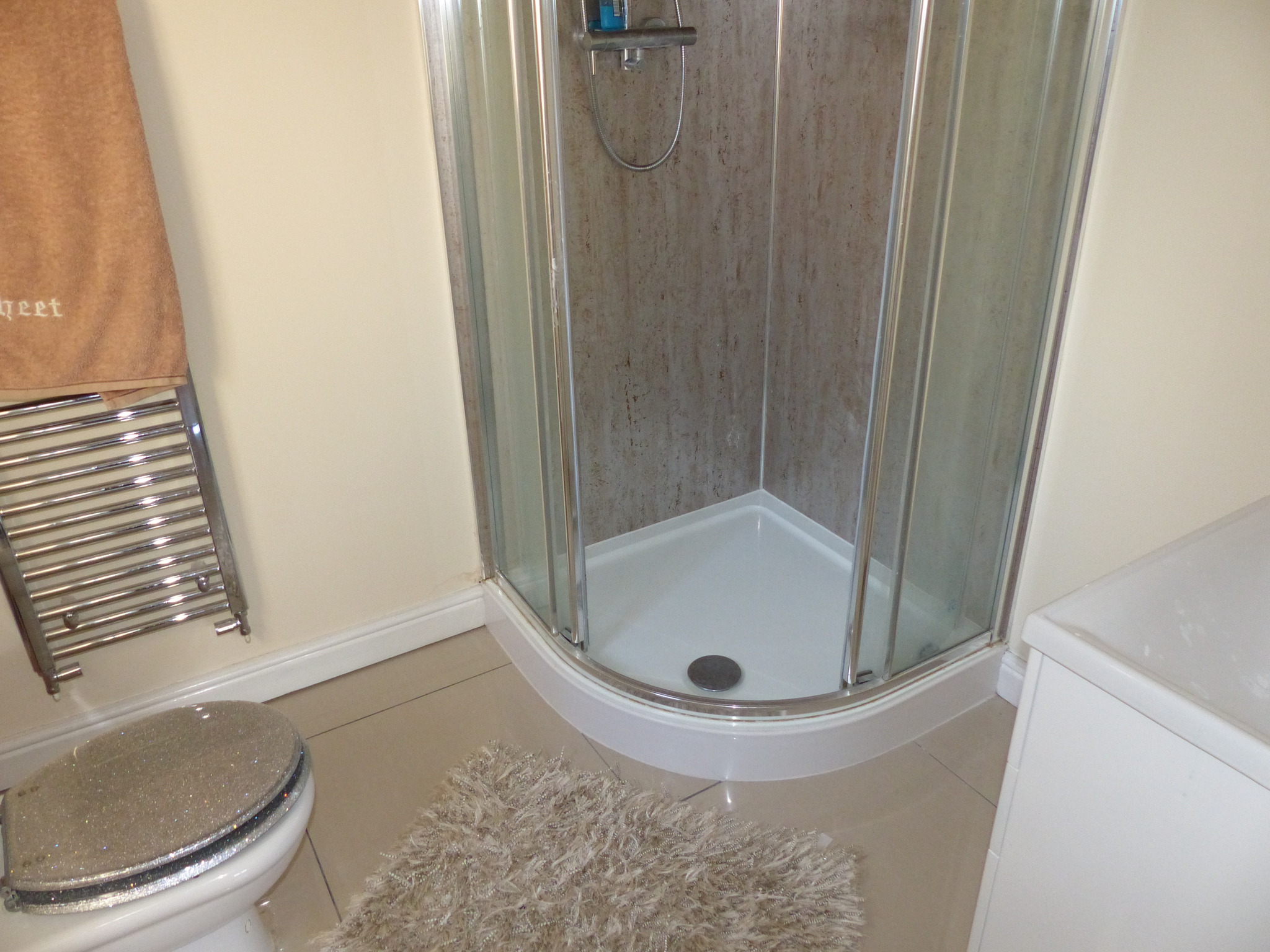 Chapel Wood Drive, CF72 9WP  Interior