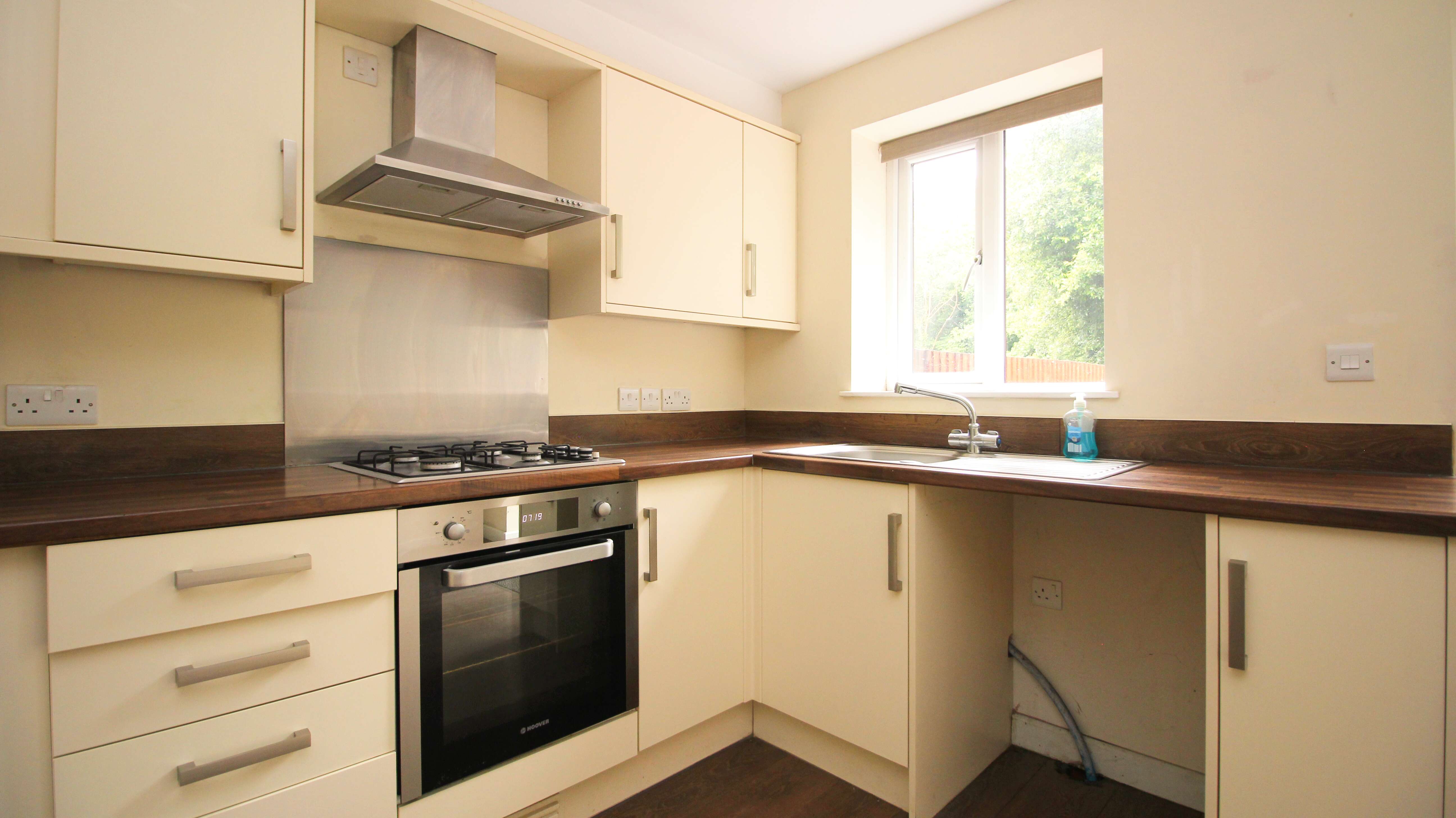 Manor Chase, Beddau, CF38 2JF  Interior
