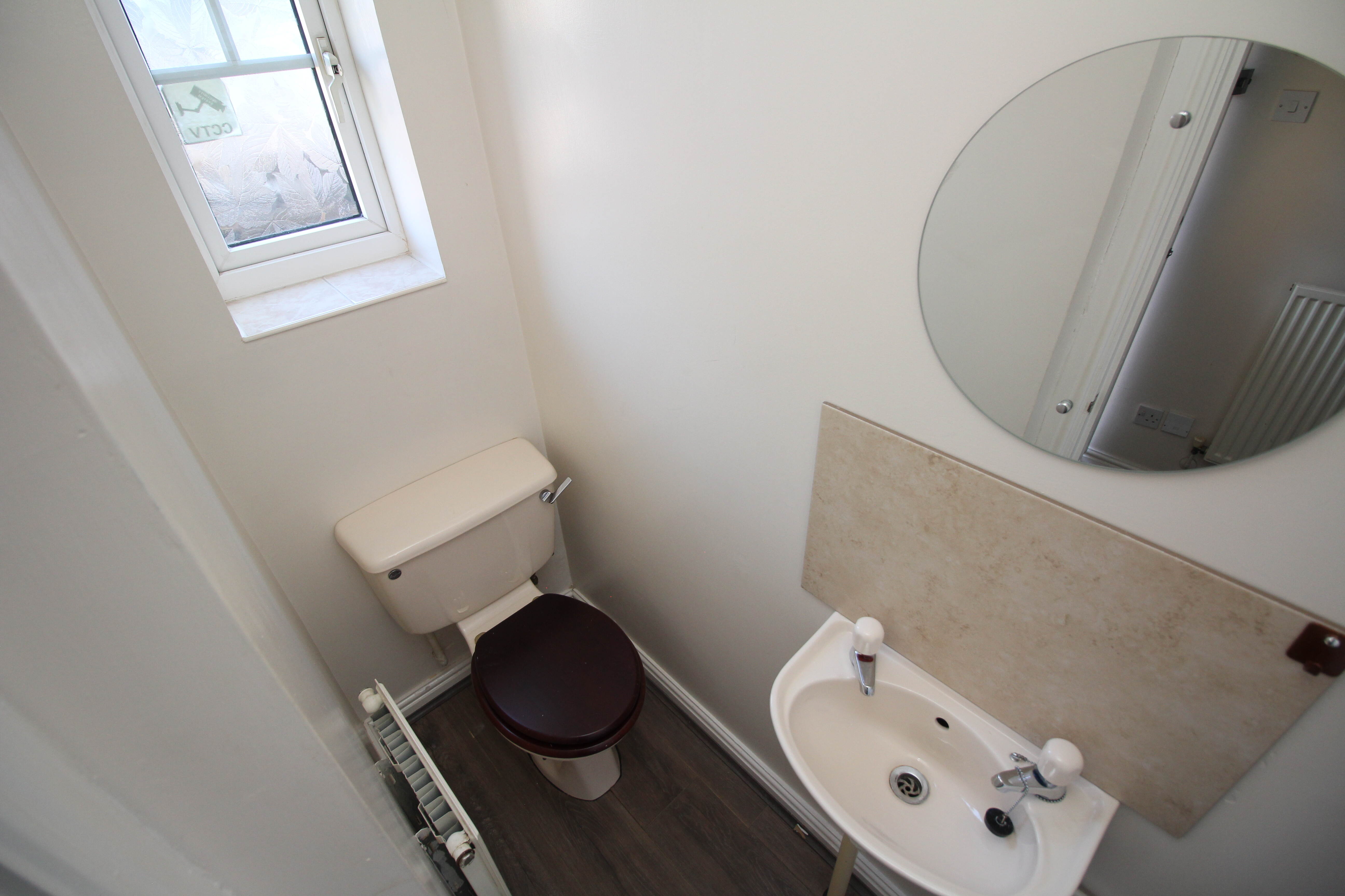 Dol-y-Llan, Miskin, CF72 8RY  Interior