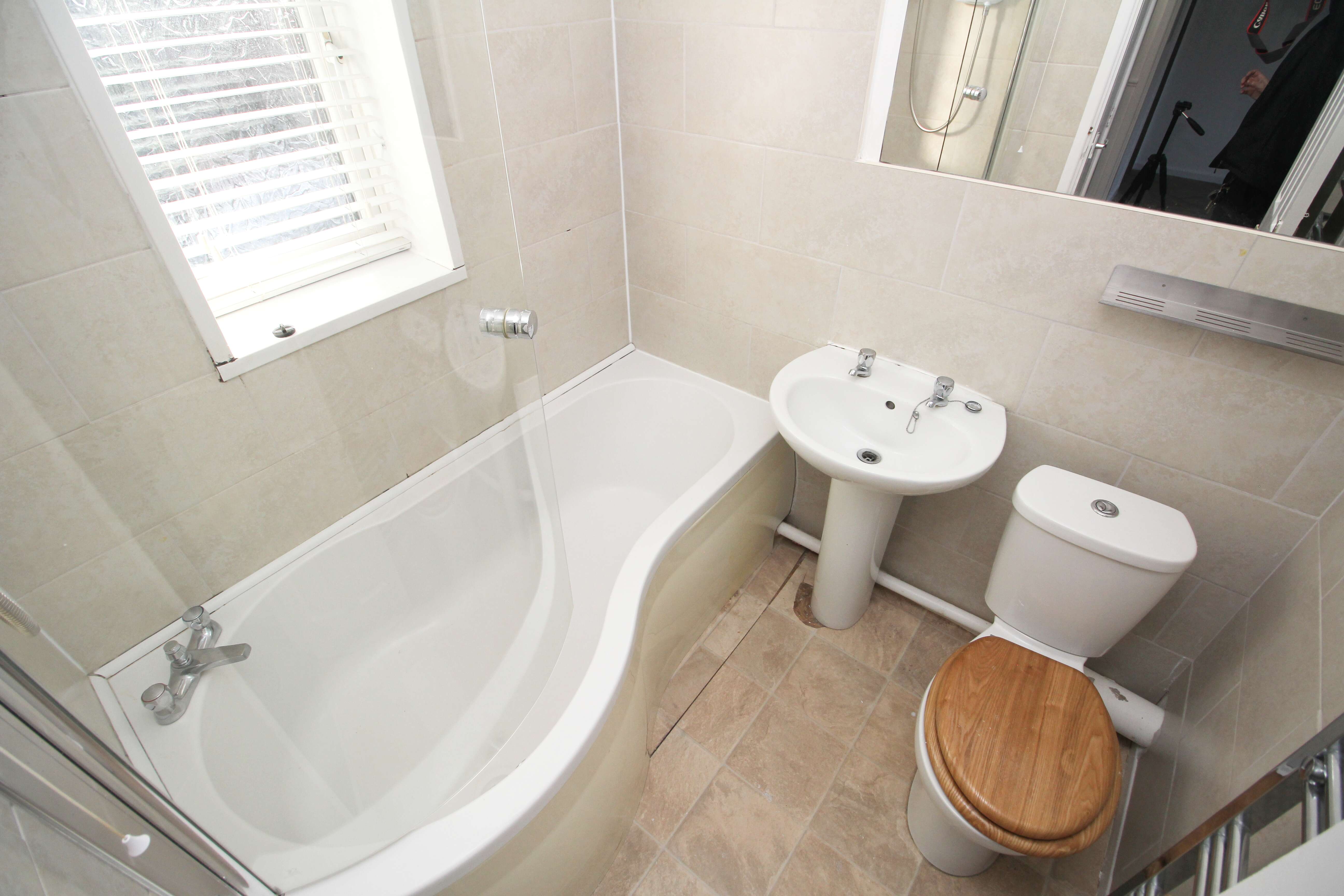 Cwrt Llechau, Llanharry CF72 9NA  Interior