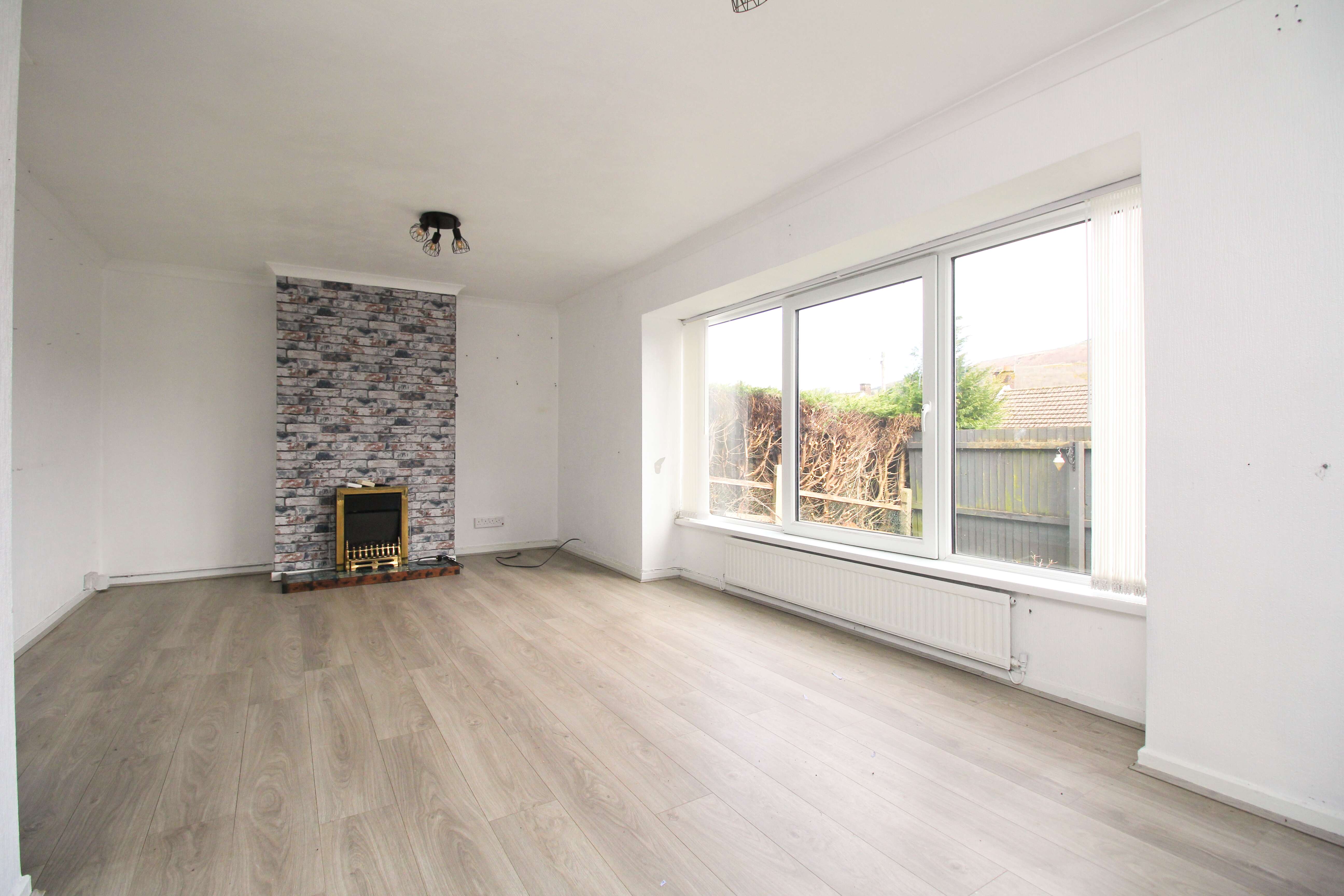 Dan y Cribyn, Ynysybwl CF37 3EU  Interior