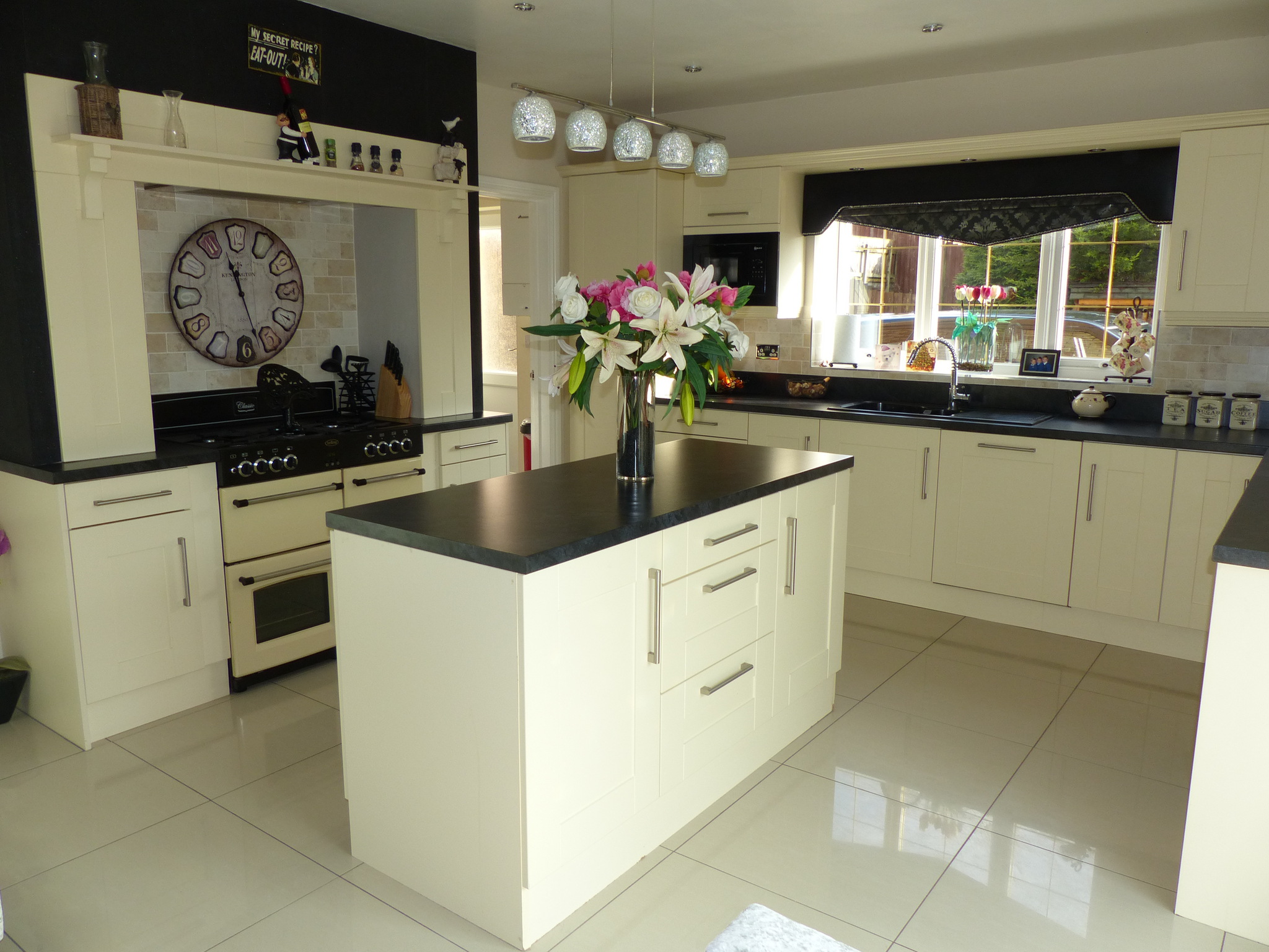 Chapel Wood Drive, CF72 9WP  Interior