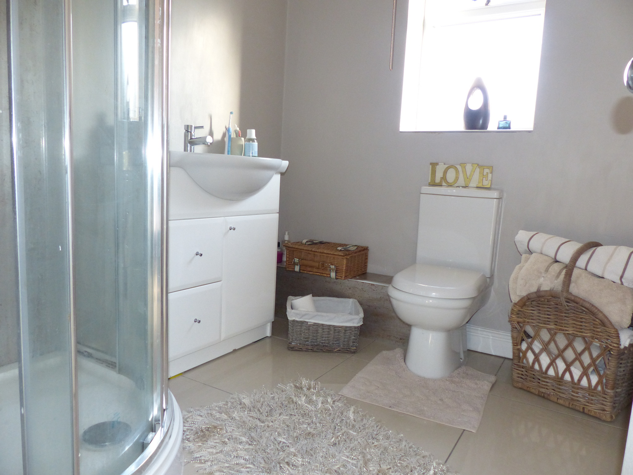 Chapel Wood Drive, CF72 9WP  Interior