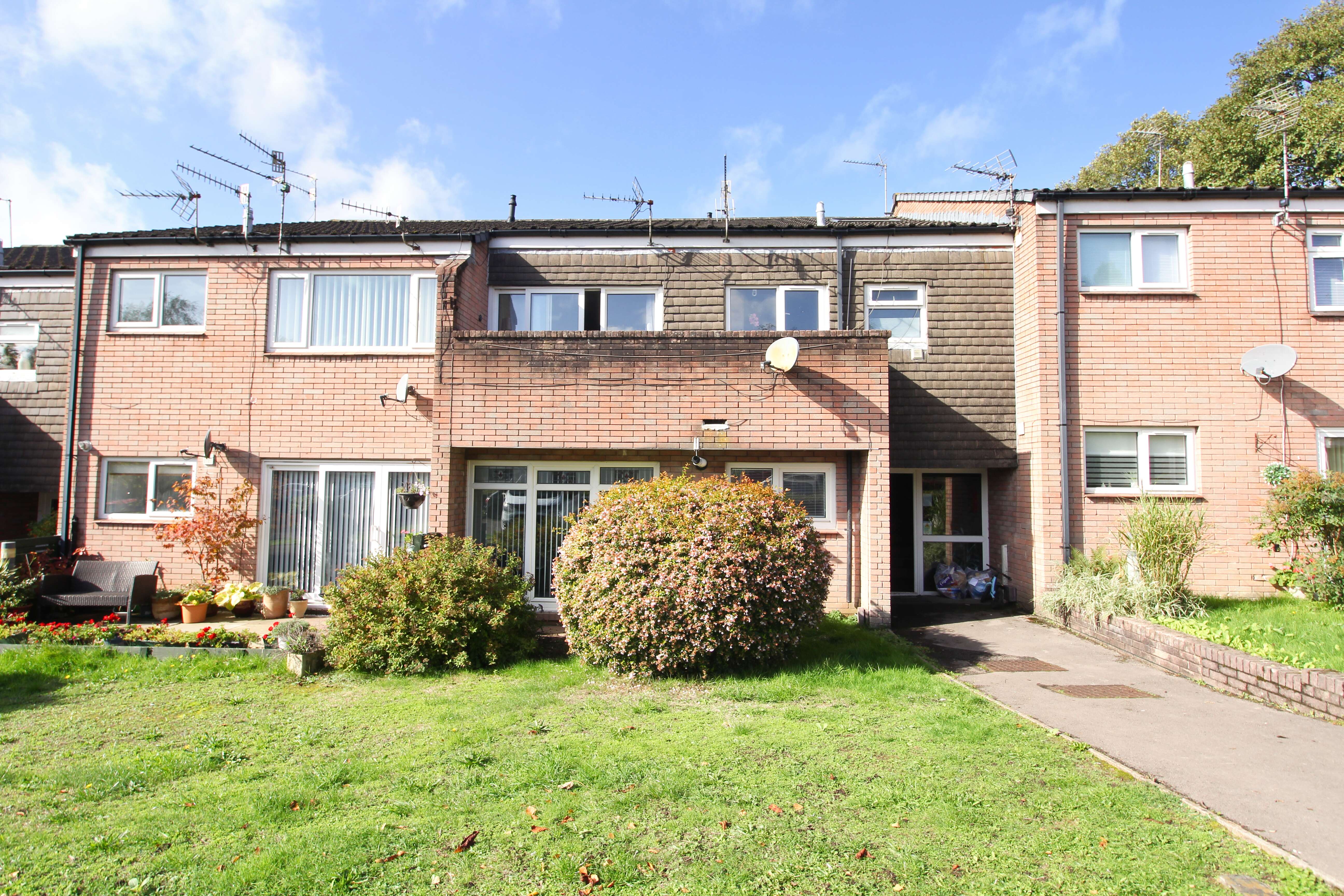Llys Celyn, Cedar Crescent, Tonteg, Pontypridd, CF38 1LF  Interior