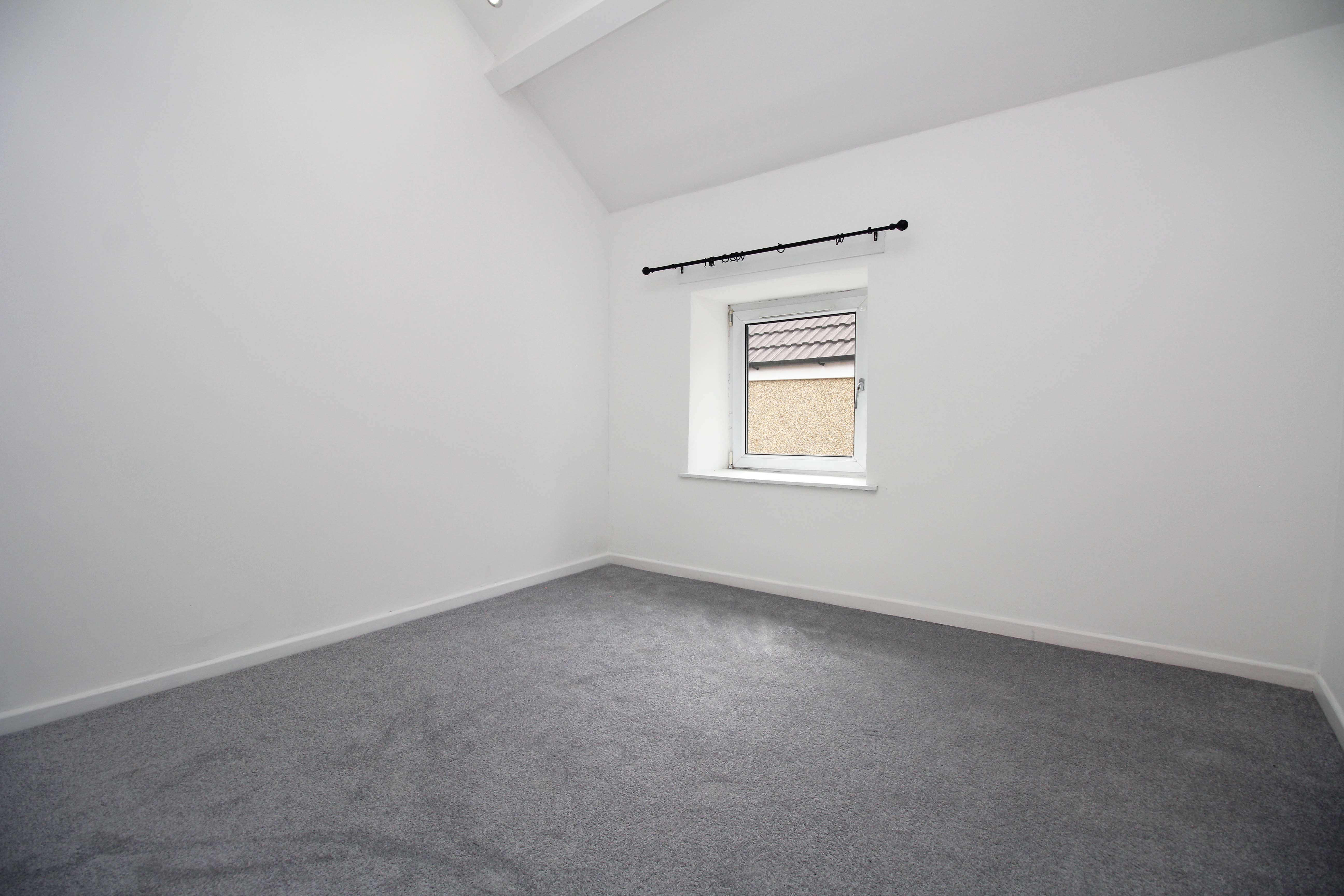 Collenna Road, Tonyrefail, CF39 8EL  Interior