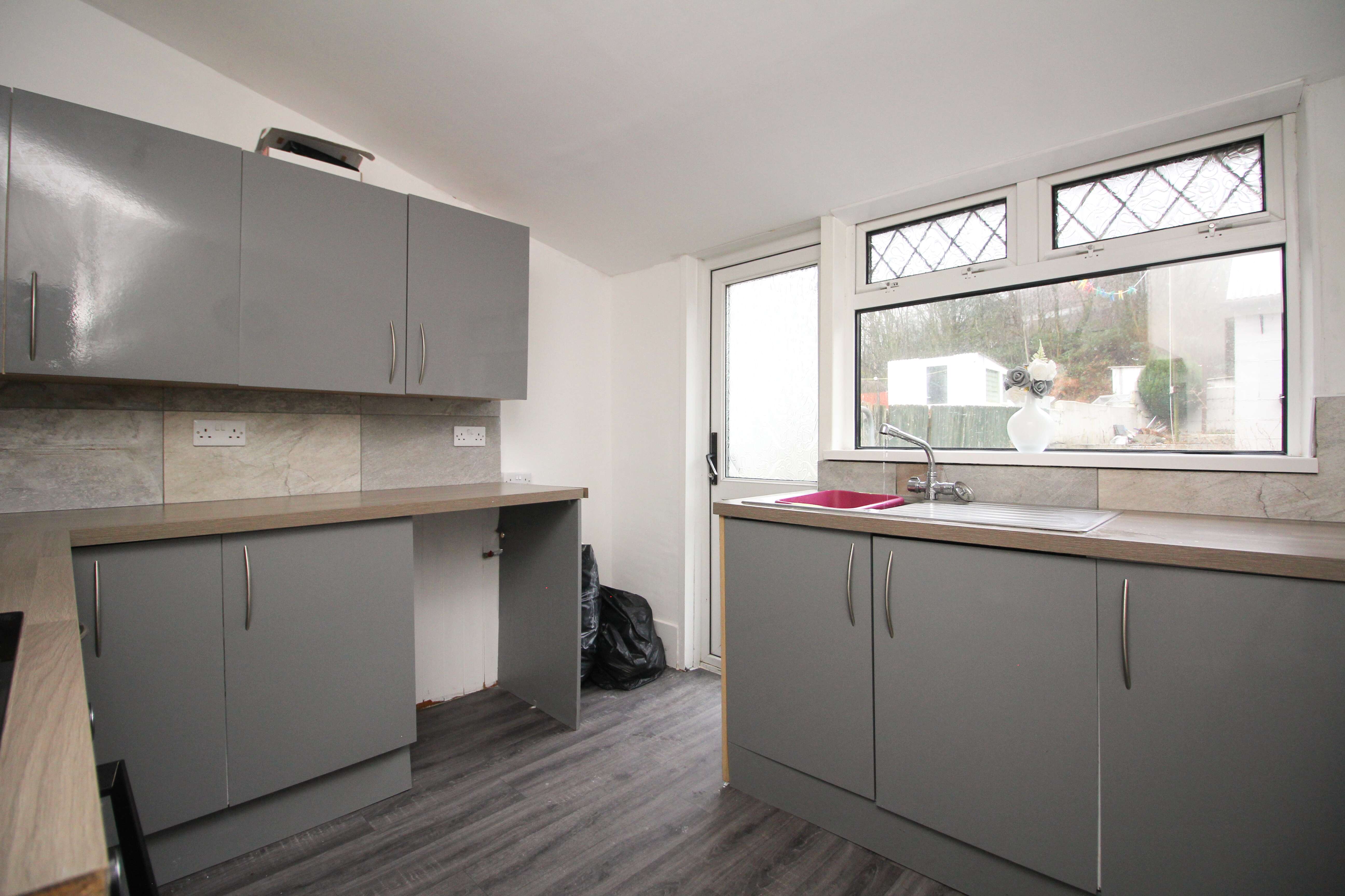 Brook St, Tonypandy, CF40 1RE  Interior