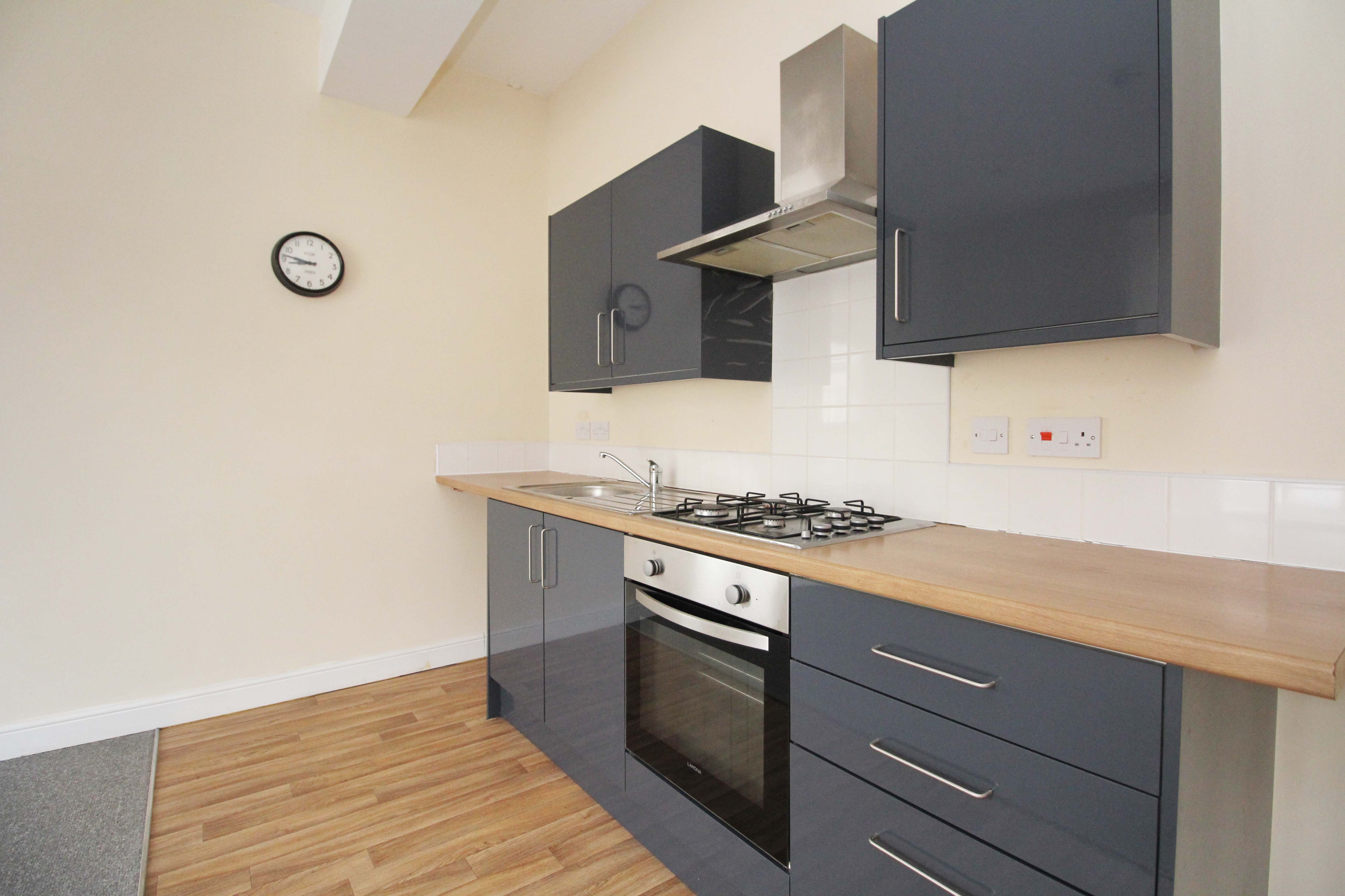 Commercial Street, Senghenydd, CF83 4FY  Interior