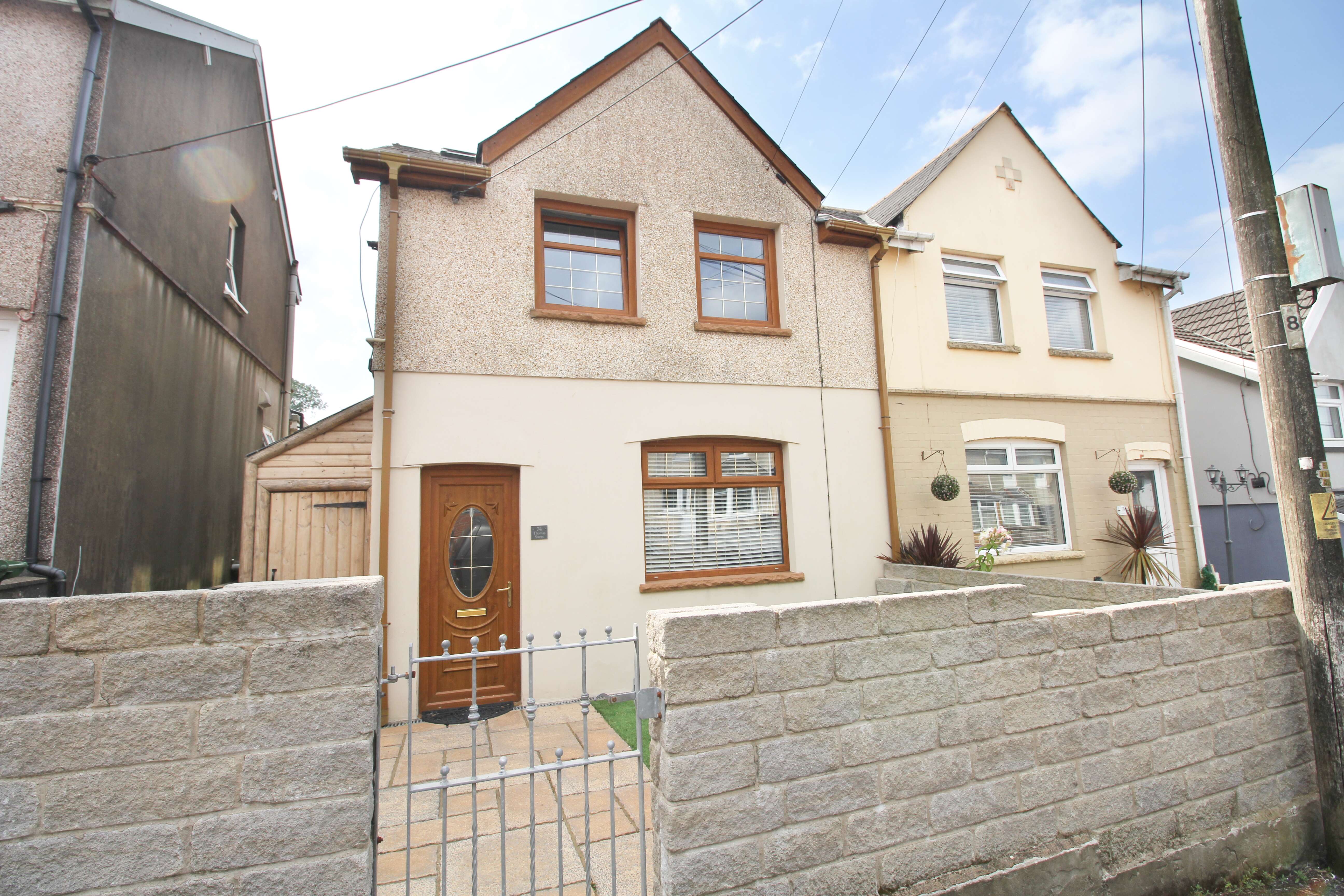 Thomas Street, Gilfach Goch, CF39 8TU  Interior