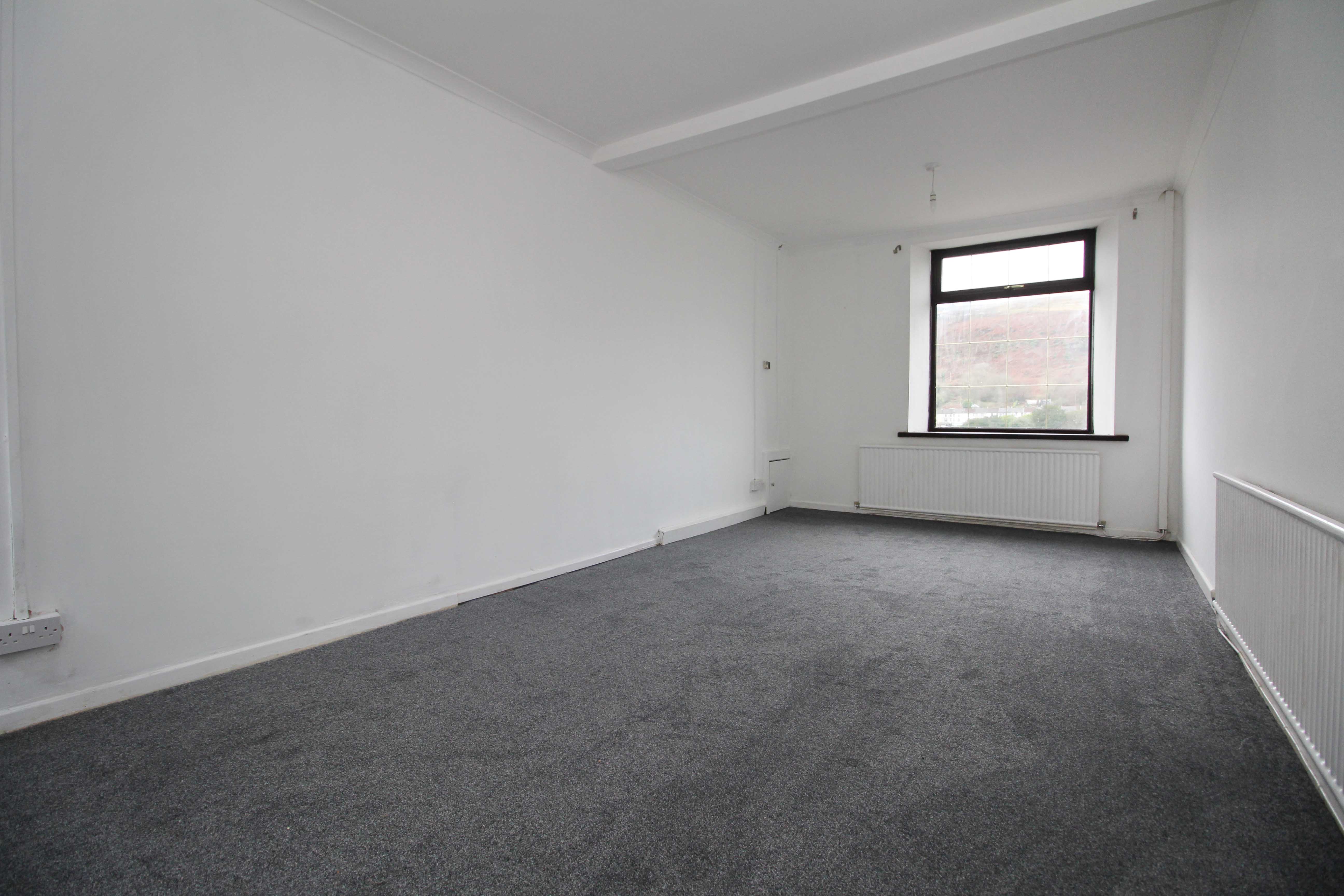 Heath Terrace, Porth, CF39 0HS  Interior