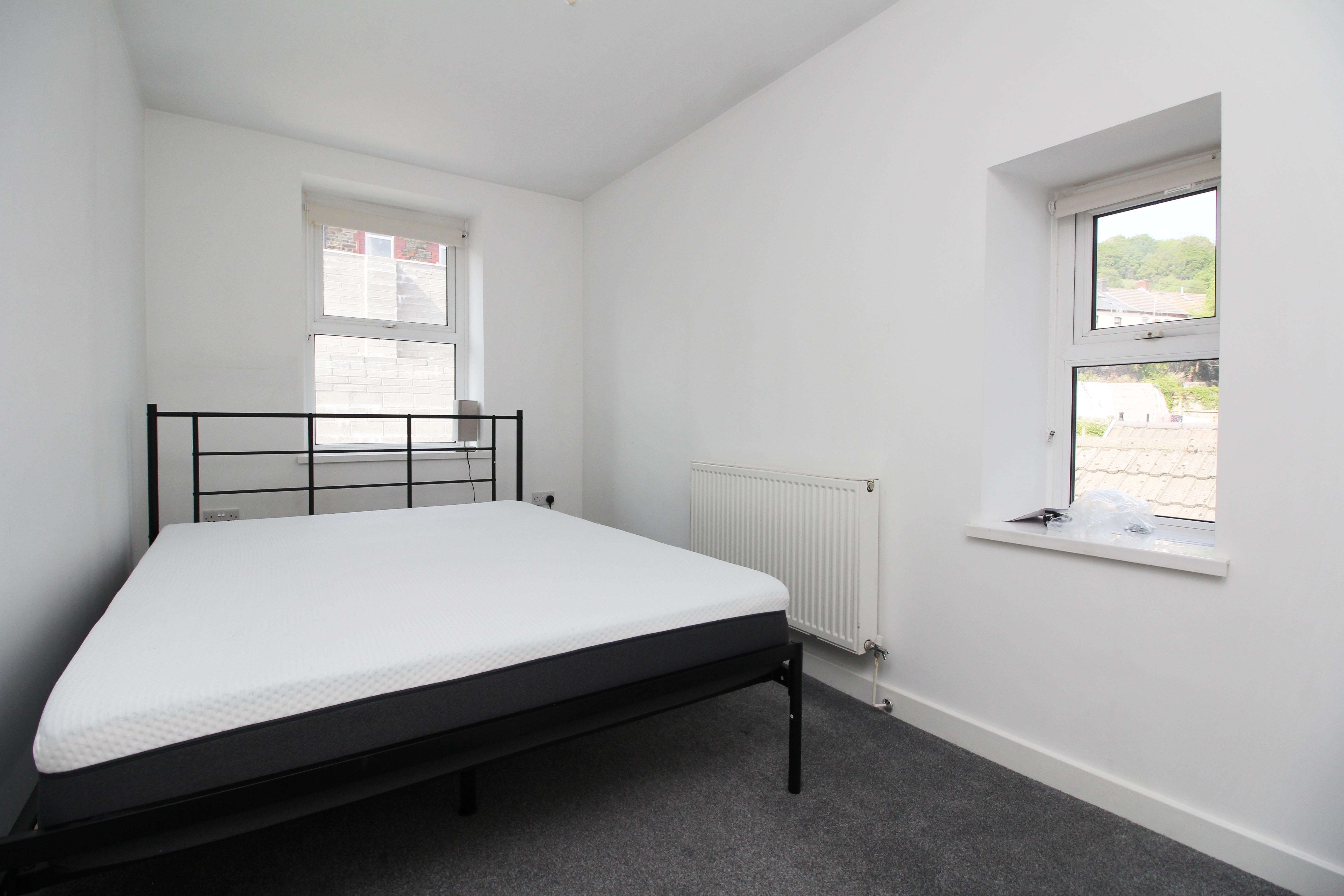 Nythbran Terrace, Porth  CF39 9TW  Interior