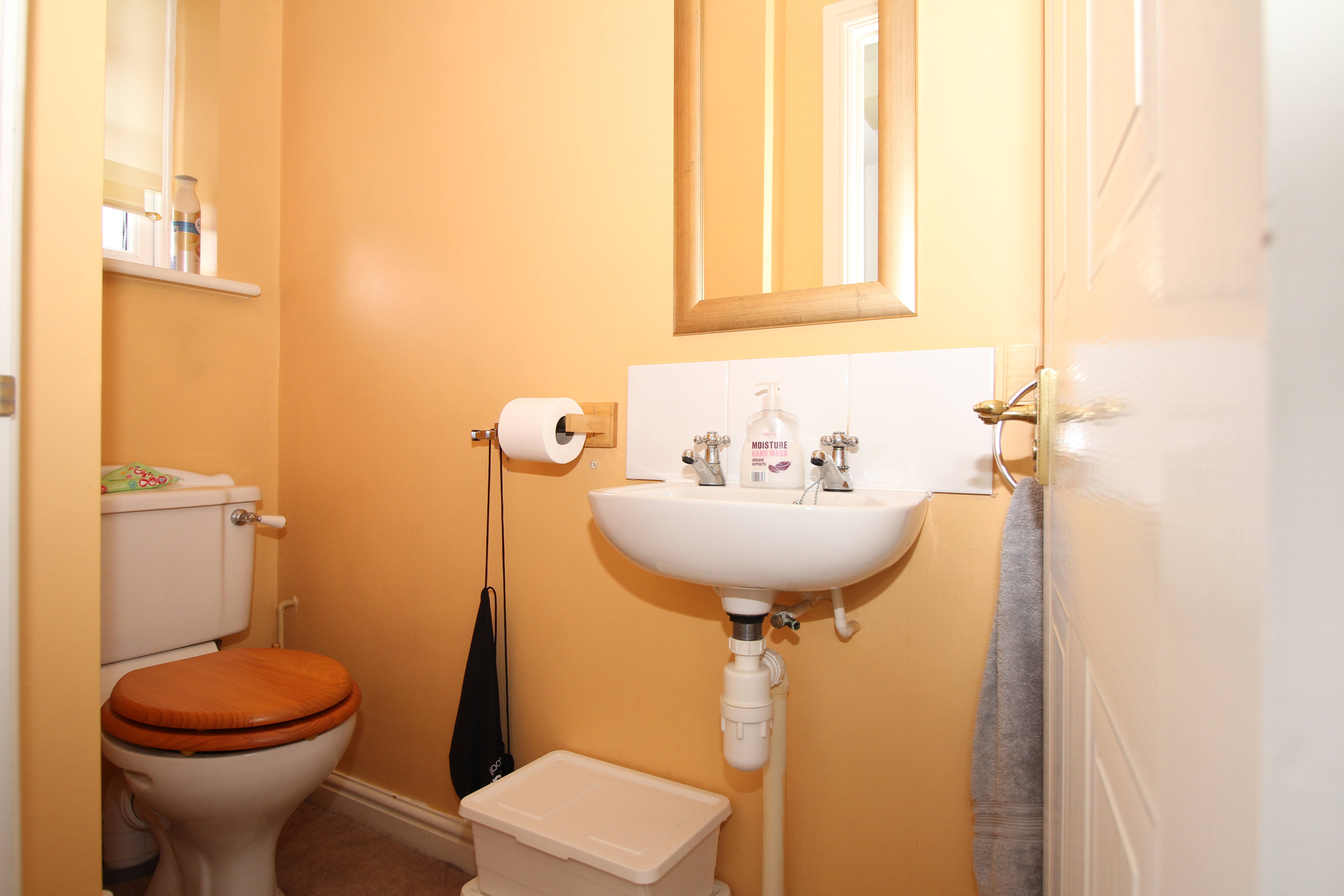 Maes Y Wennol, Pontyclun, CF72 8SB  Interior
