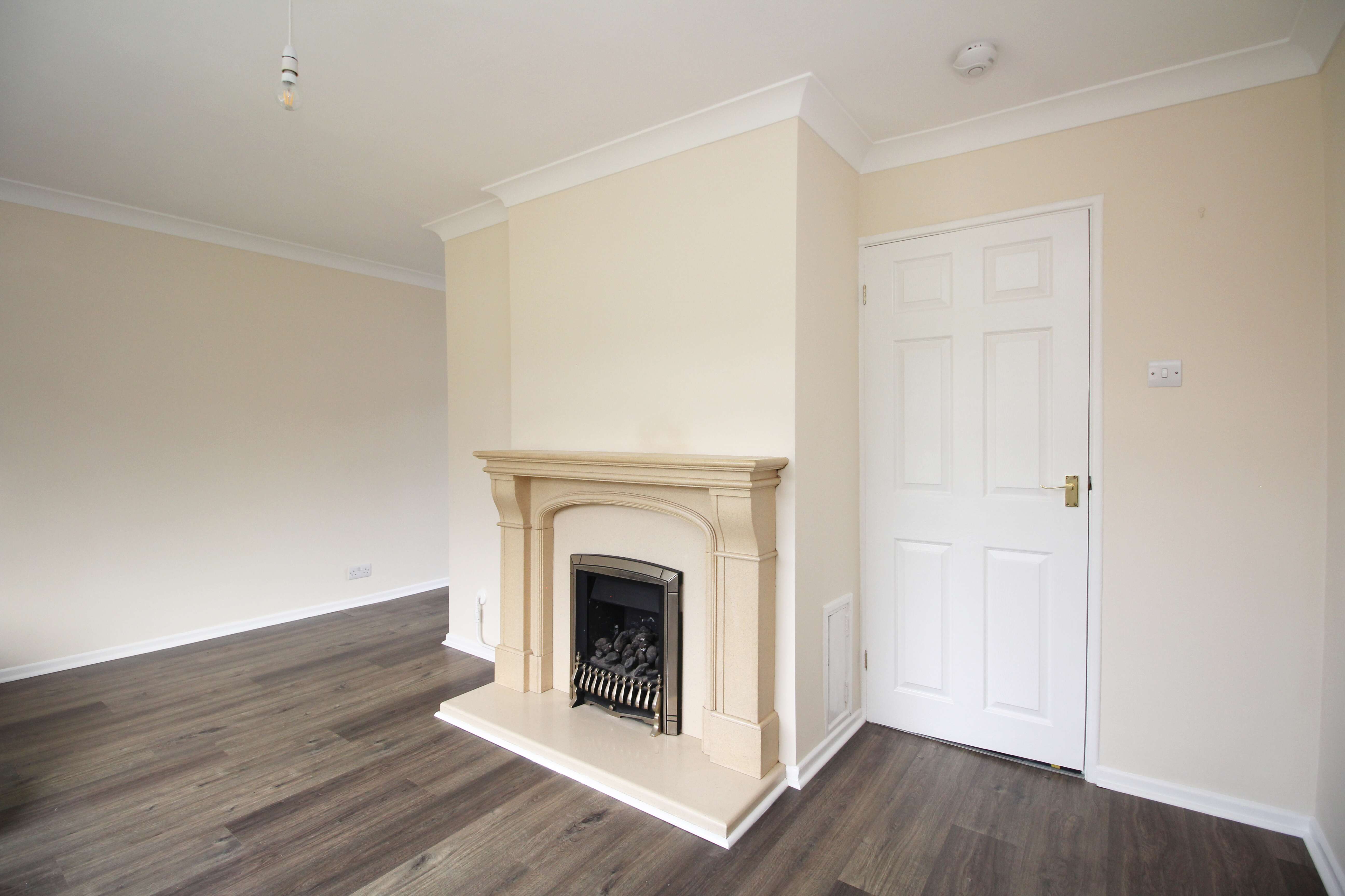 Heol-Y-Sarn, Llantrisant CF72 8DB  Interior