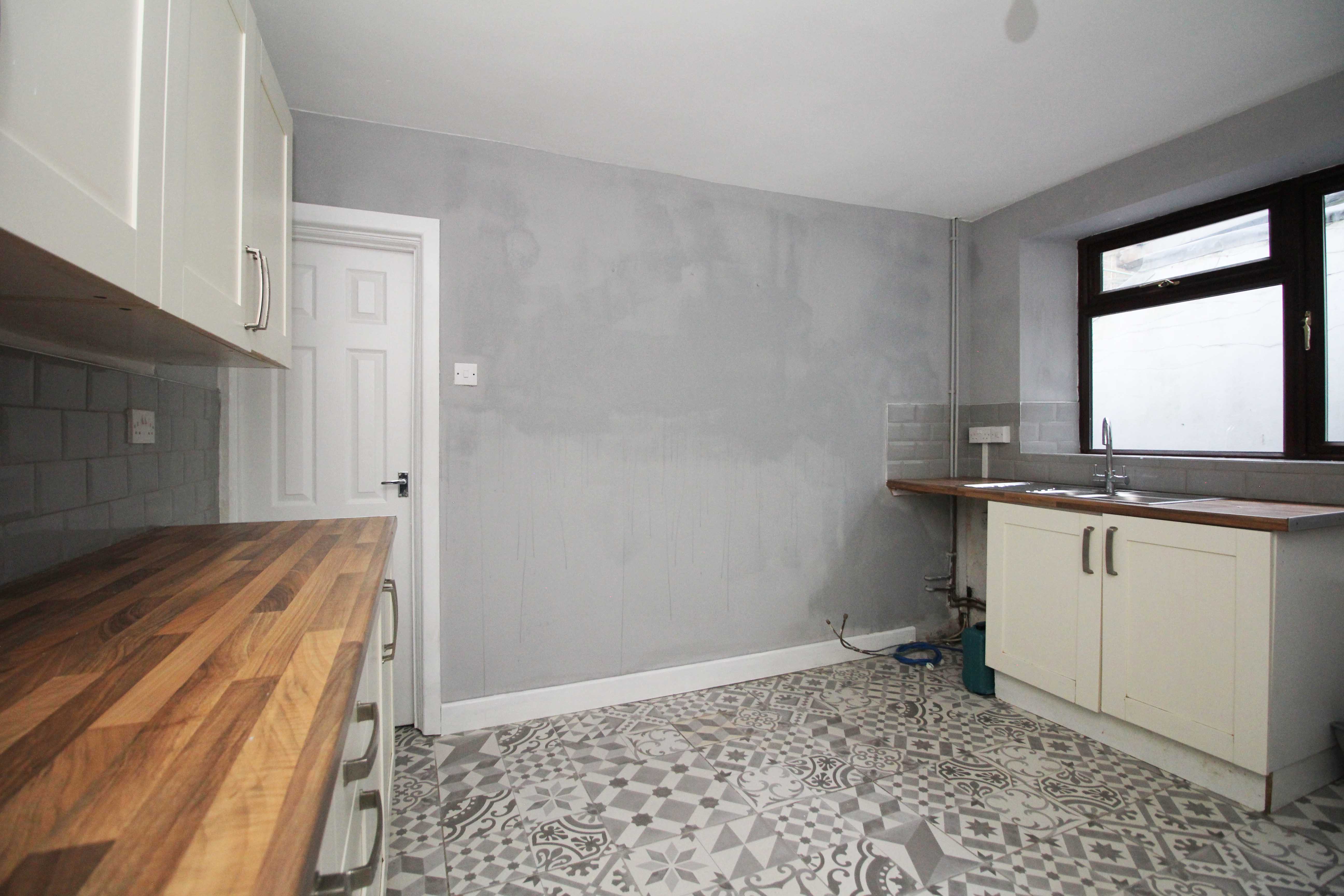 Heath Terrace, Porth, CF39 0HS  Interior