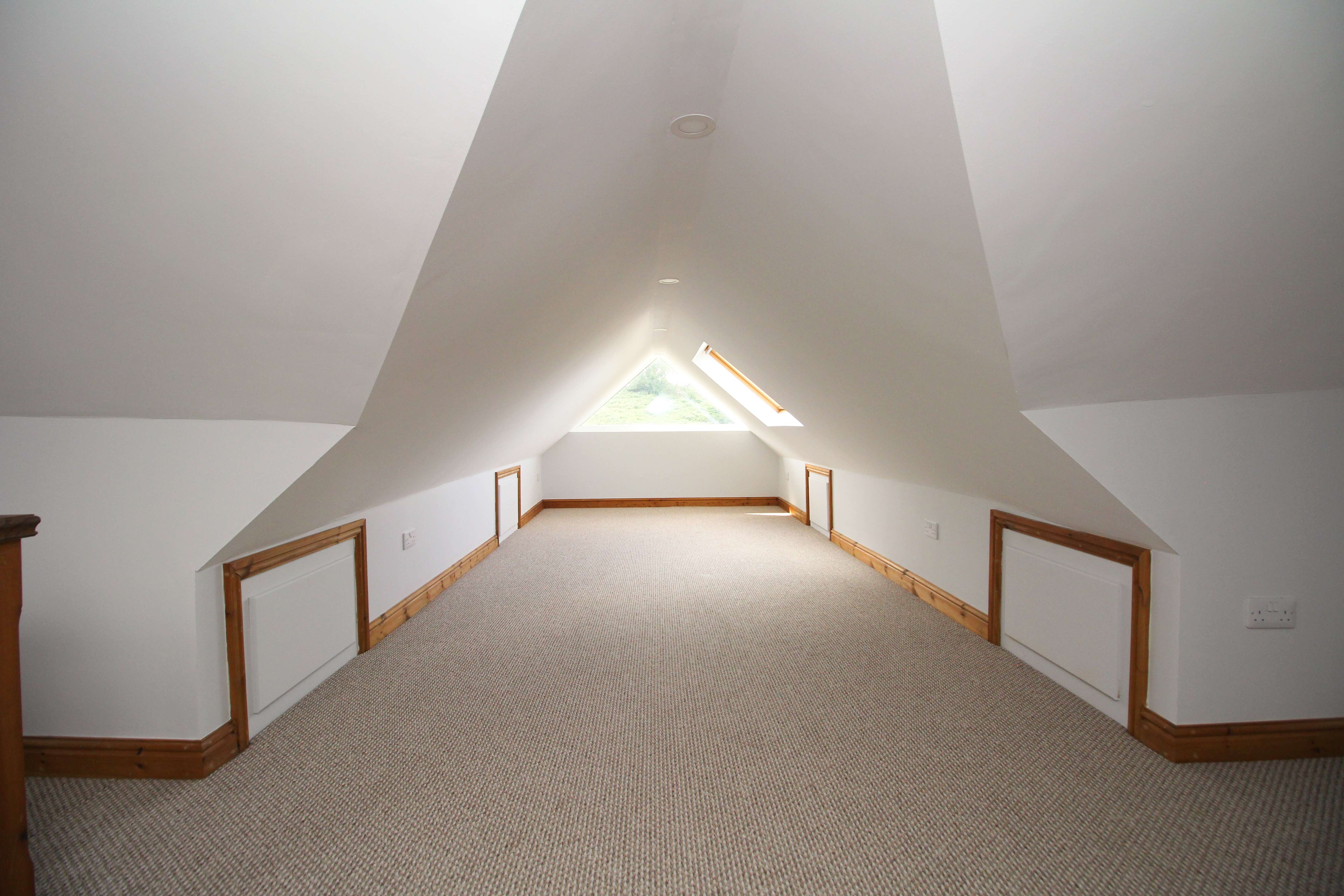 Thomas Street, Gilfach Goch, CF39 8TU  Interior