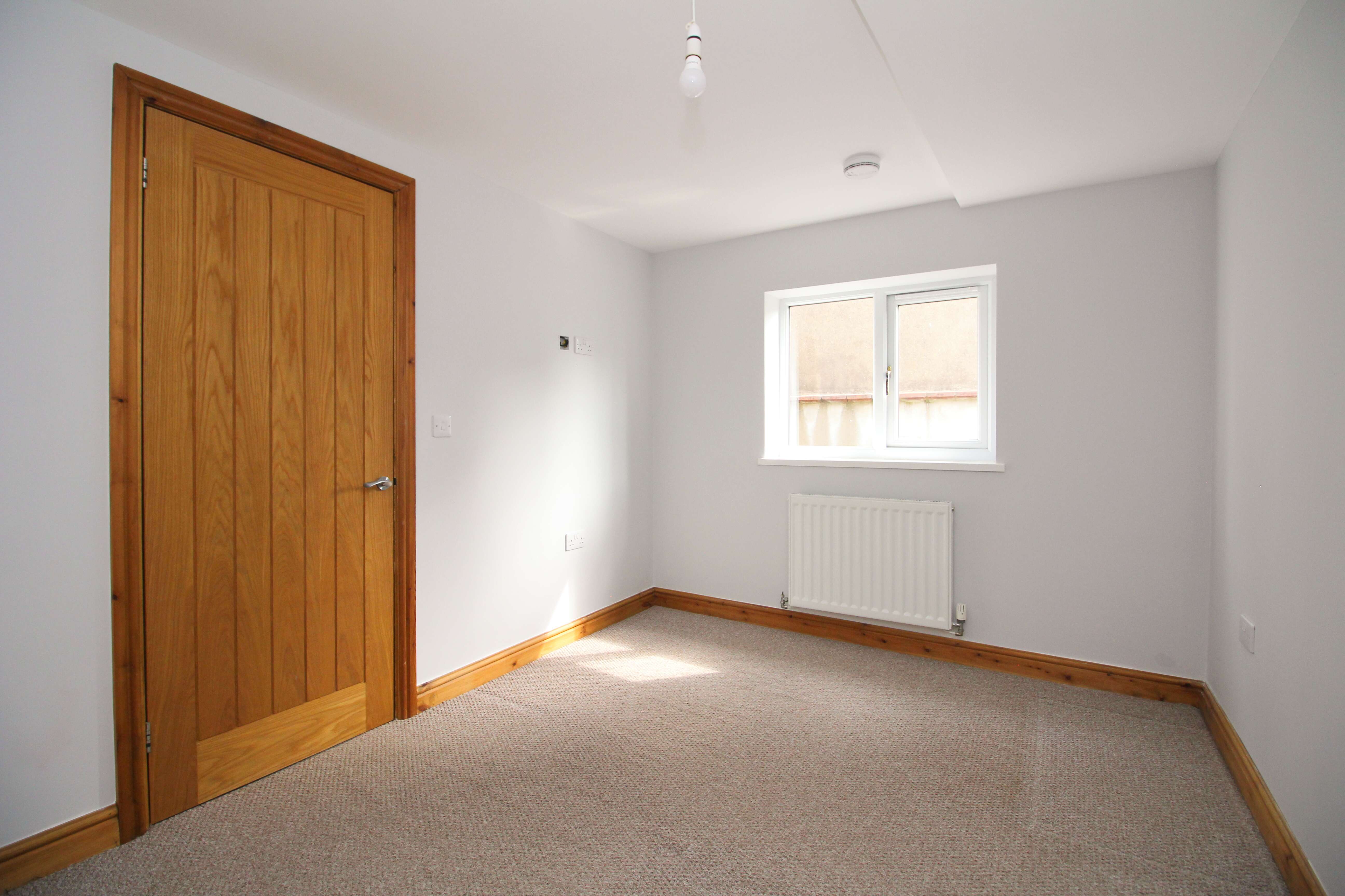 Thomas Street, Gilfach Goch, CF39 8TU  Interior