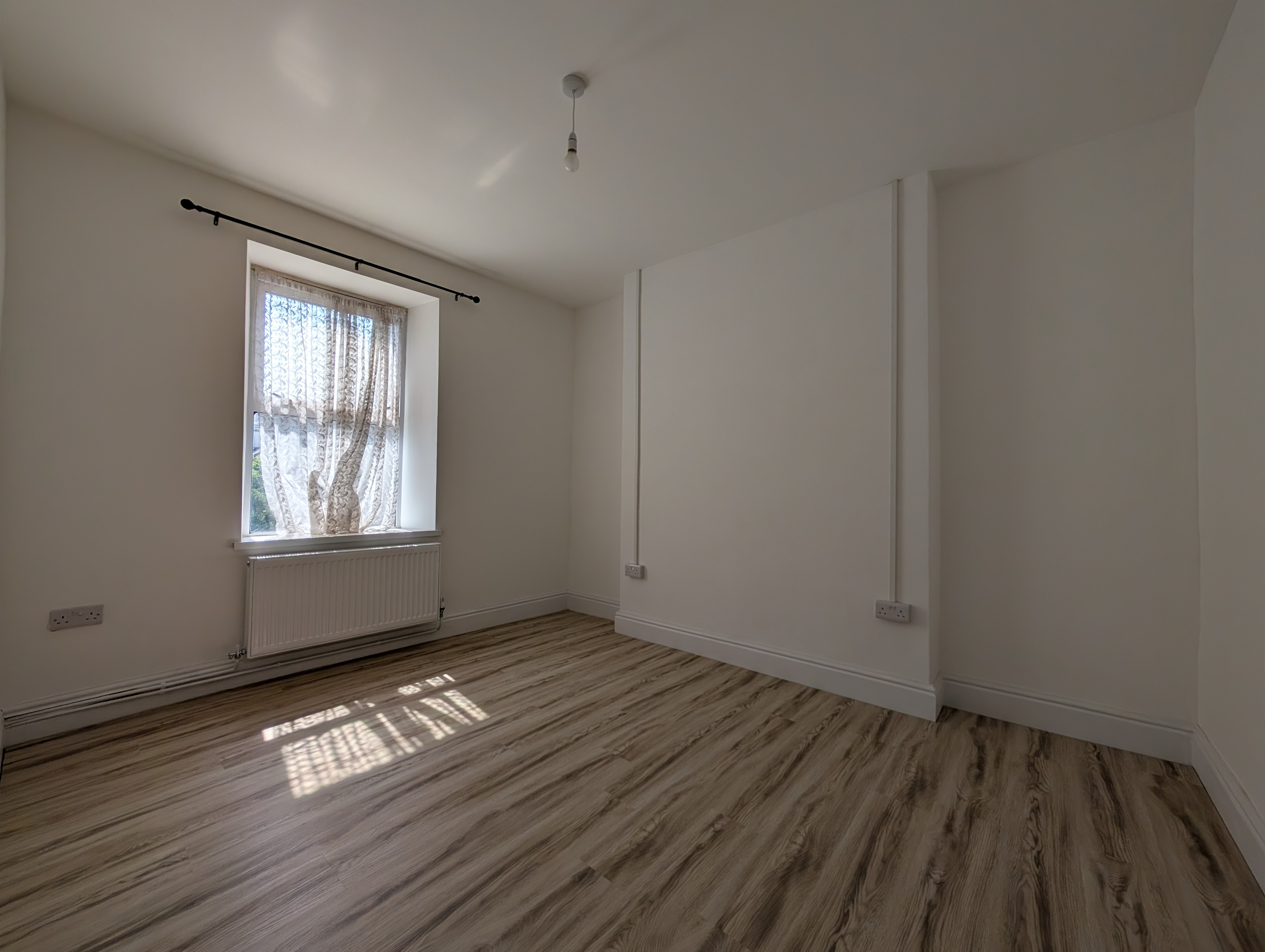3, Station Terrace, Pontyclun, CF72 9ES  Interior